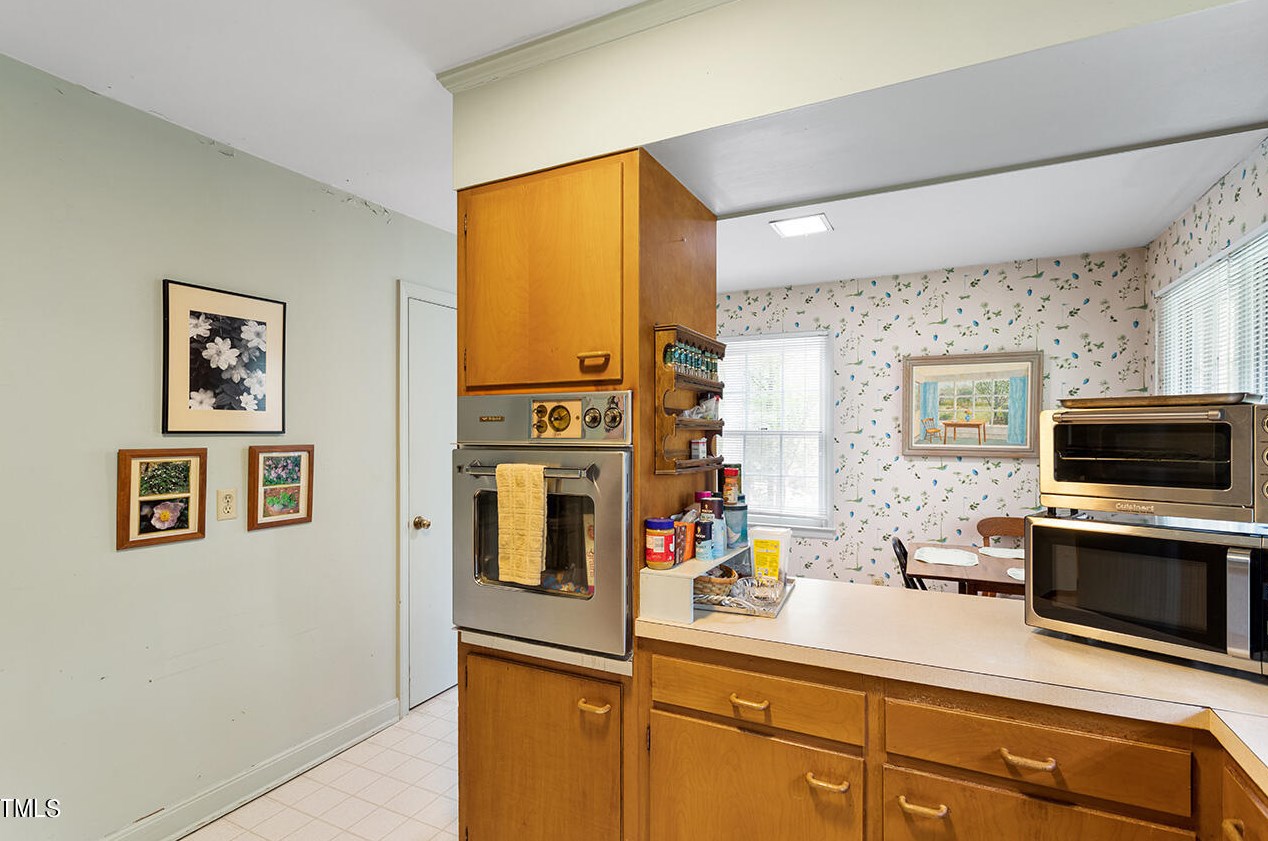 2220 Elmwood Ave, Durham NC 27707-1007 exterior