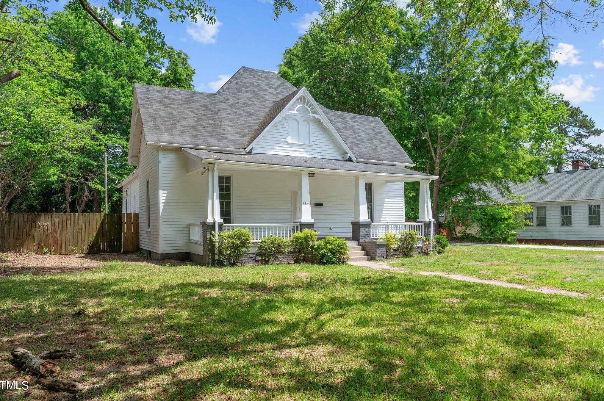412 Hawkins Ave, Sanford, NC 27330-3628