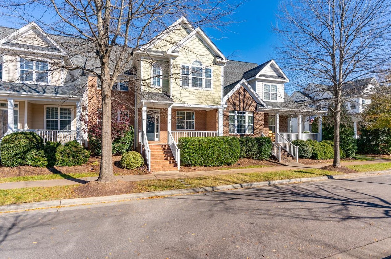 668 Democracy St, Raleigh, NC 27603-3482