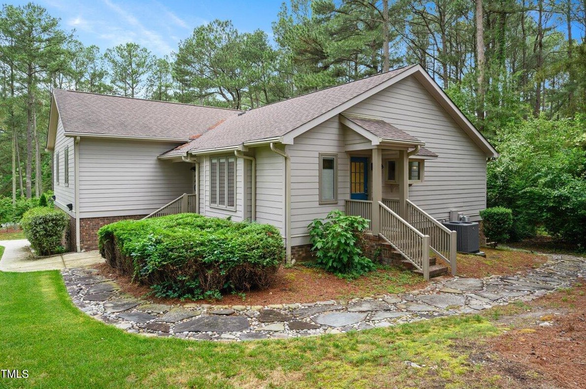 202 Crimmons Cir, Cary, NC 27511