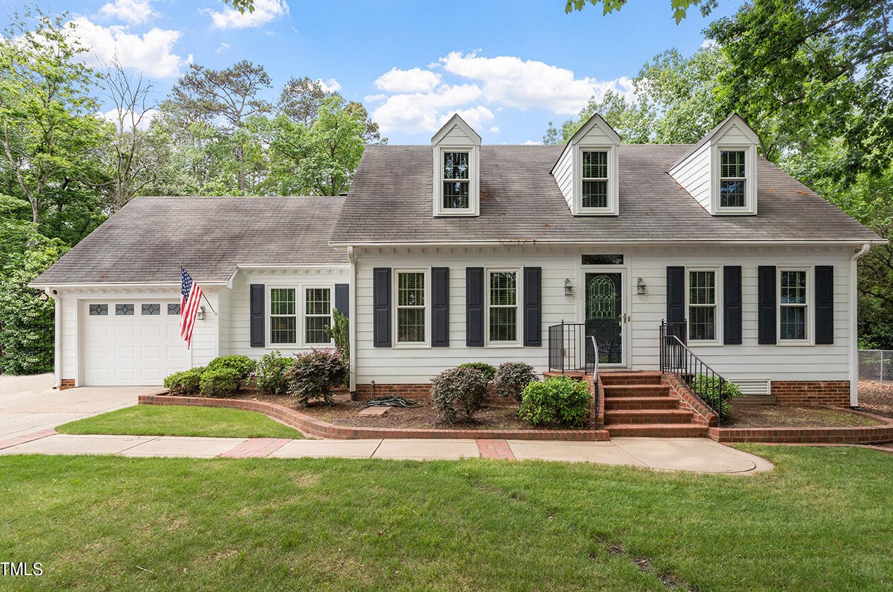 8625 Harbor Dr, Raleigh, NC 27615-4528