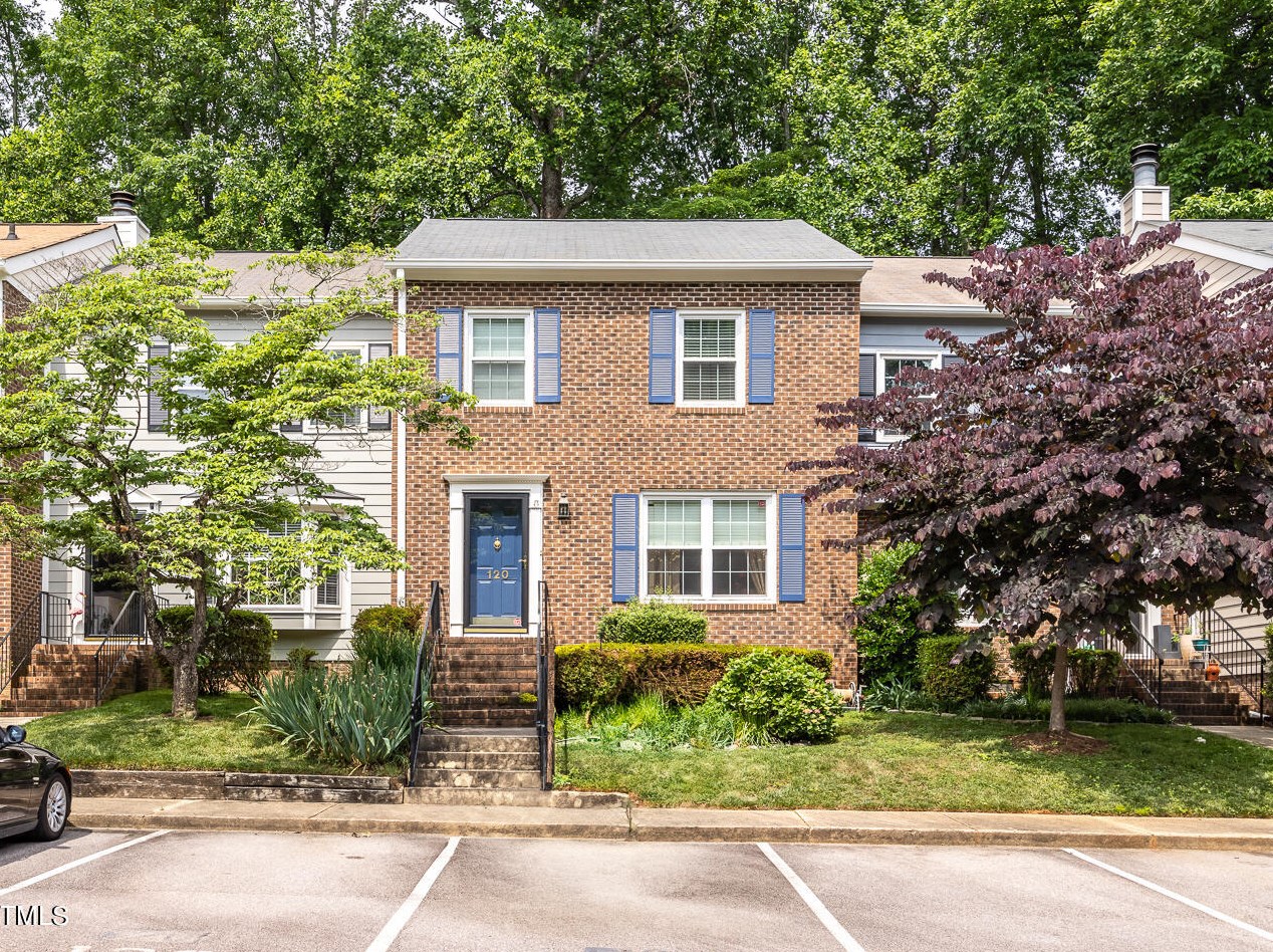 120 Bay Dr, Cary, NC 27511-5886