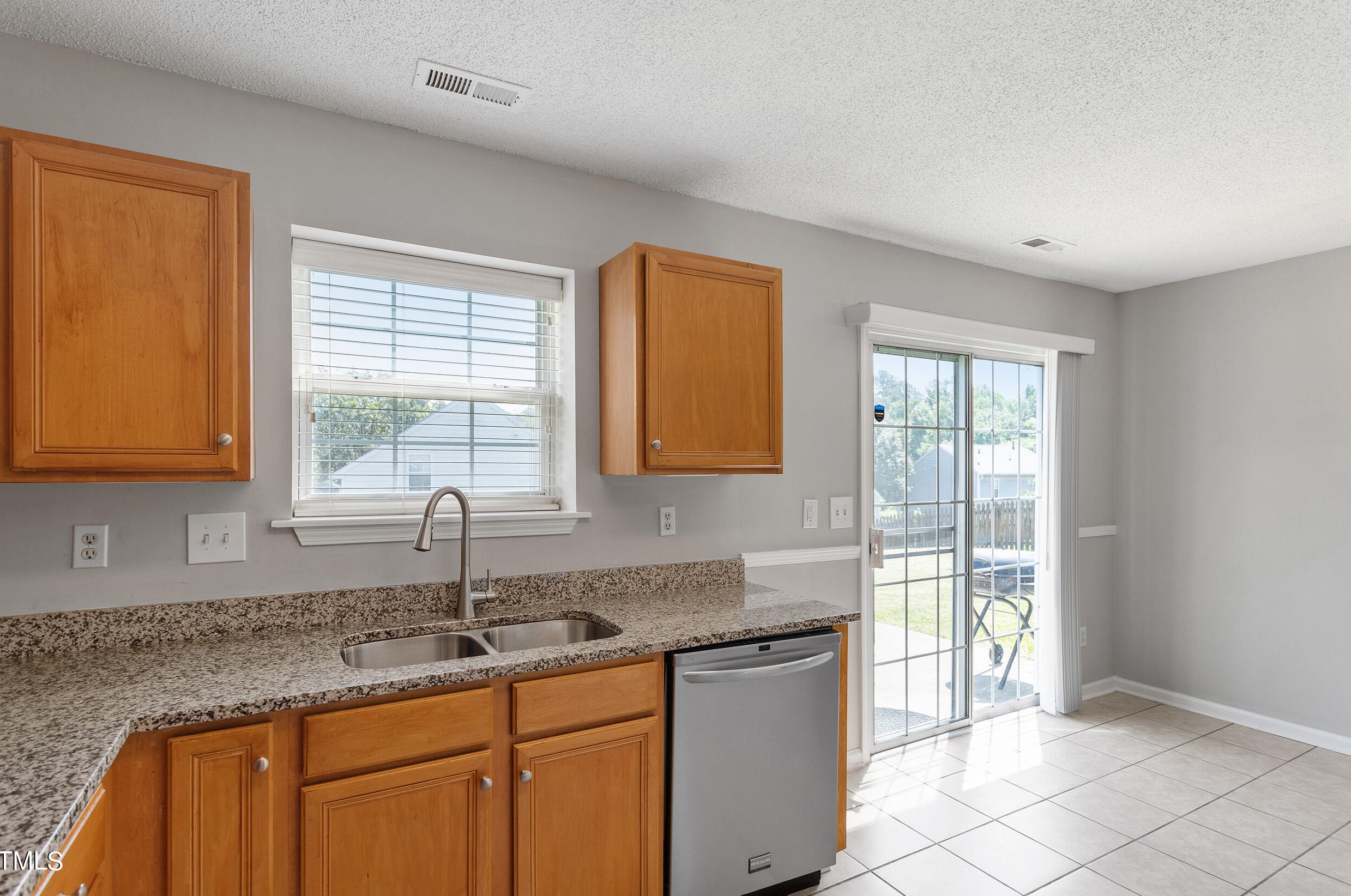 1 Kimbrough Ct, Durham NC 27703-2919 exterior