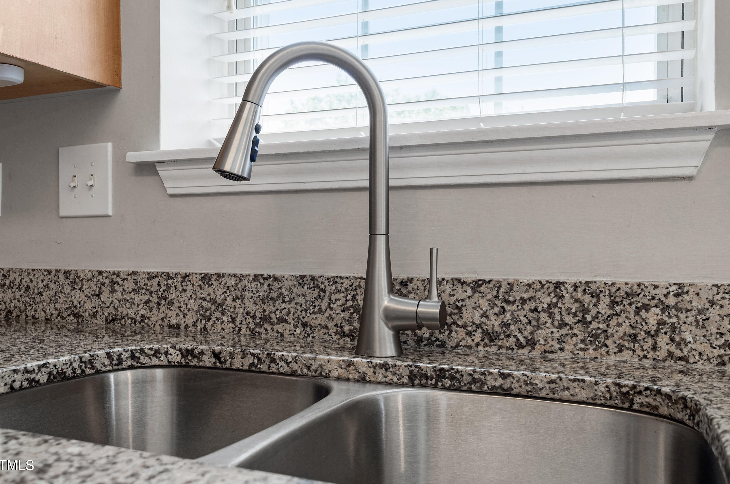 1 Kimbrough Ct, Durham NC 27703-2919 exterior