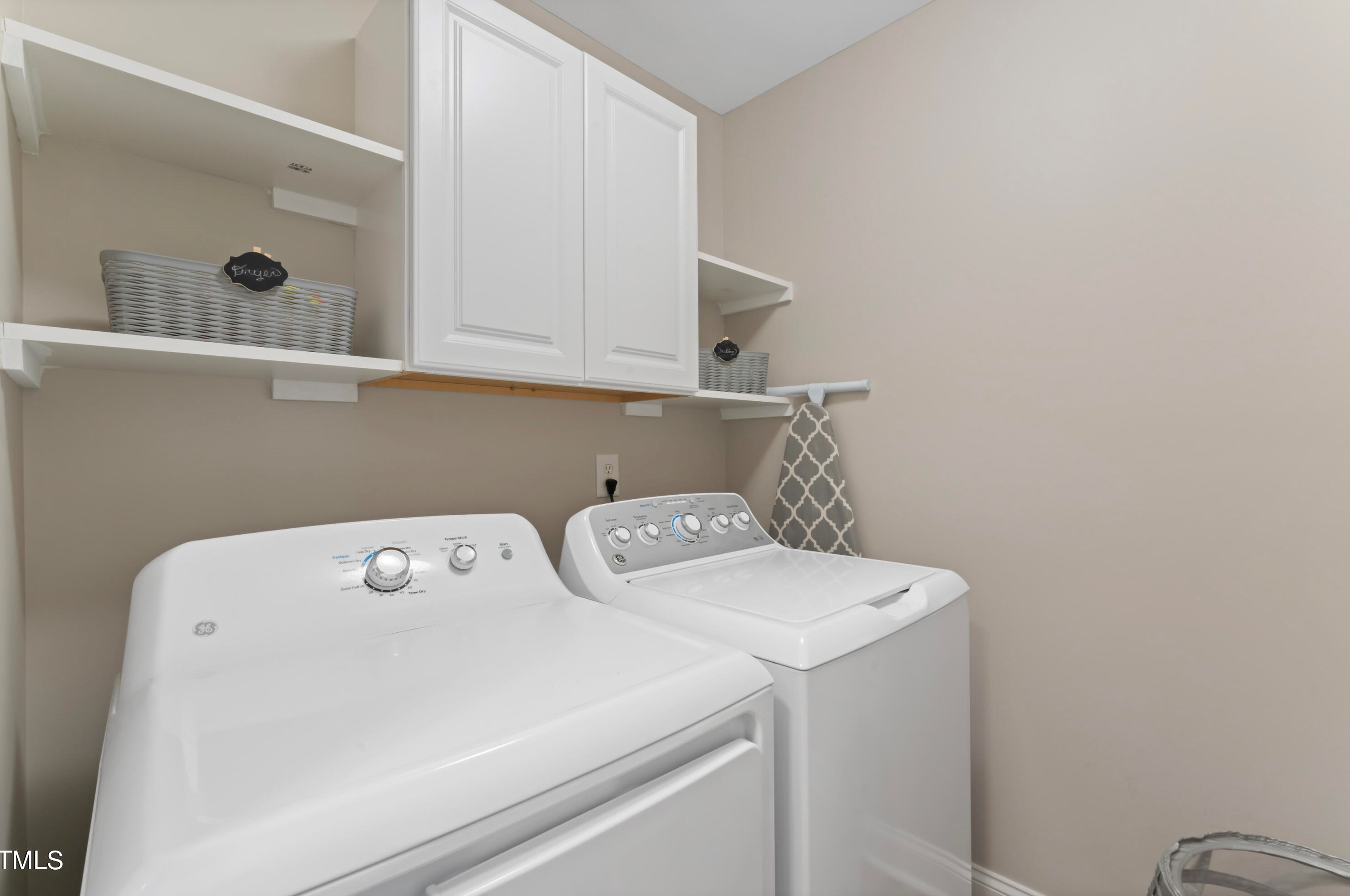 1001 Holly Mdw Dr, Holly Springs NC 27540-8597 exterior