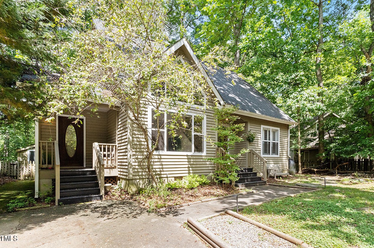103 Creekview Cir, Carrboro, NC 27510-1278