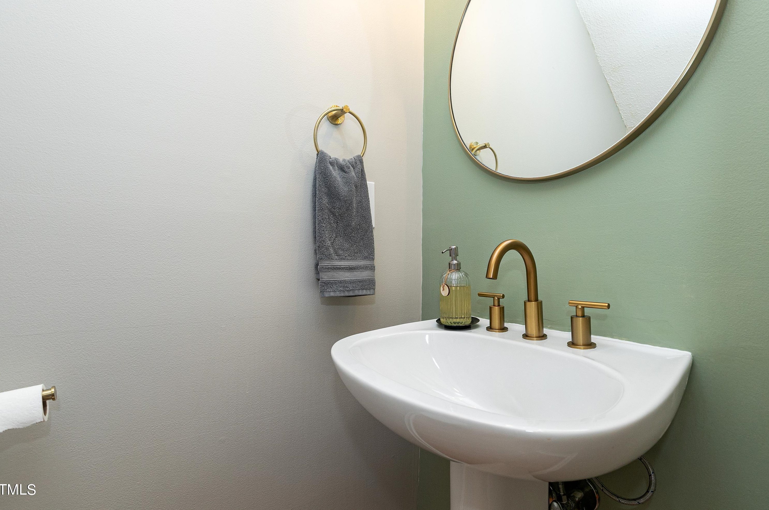 706 Bishopstone Dr, Durham NC 27705-2388 exterior