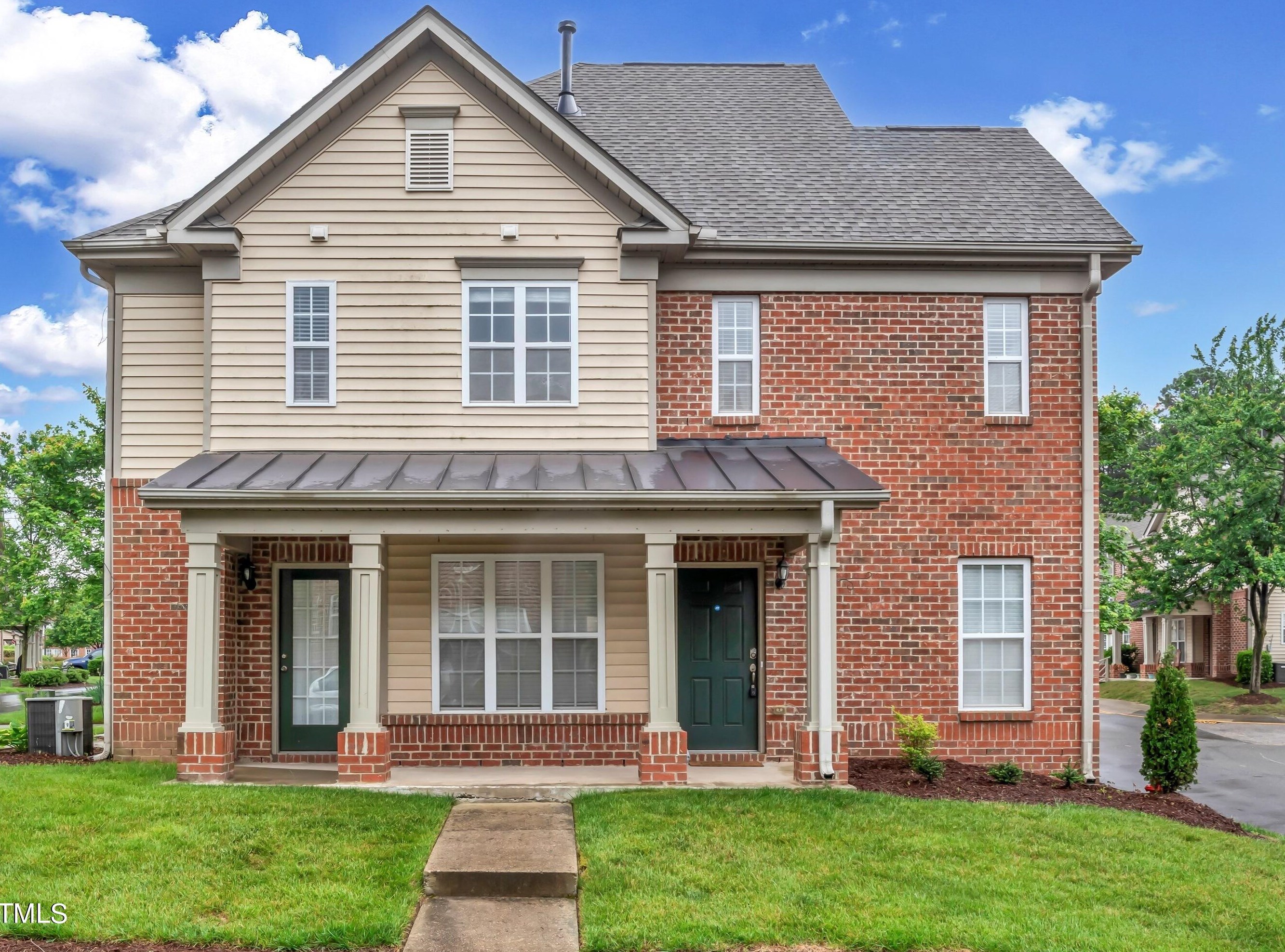 10034 Blackwell Dr, Raleigh, NC 27617-4270