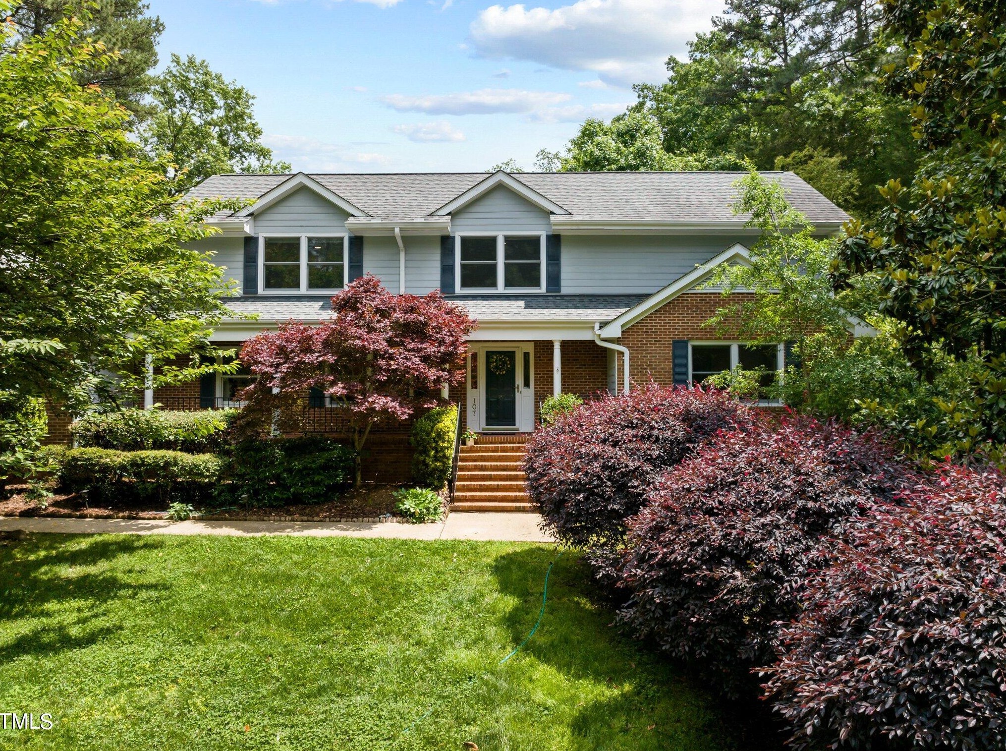 107 Cedar Hills Dr, Chapel Hill, NC 27514-1579