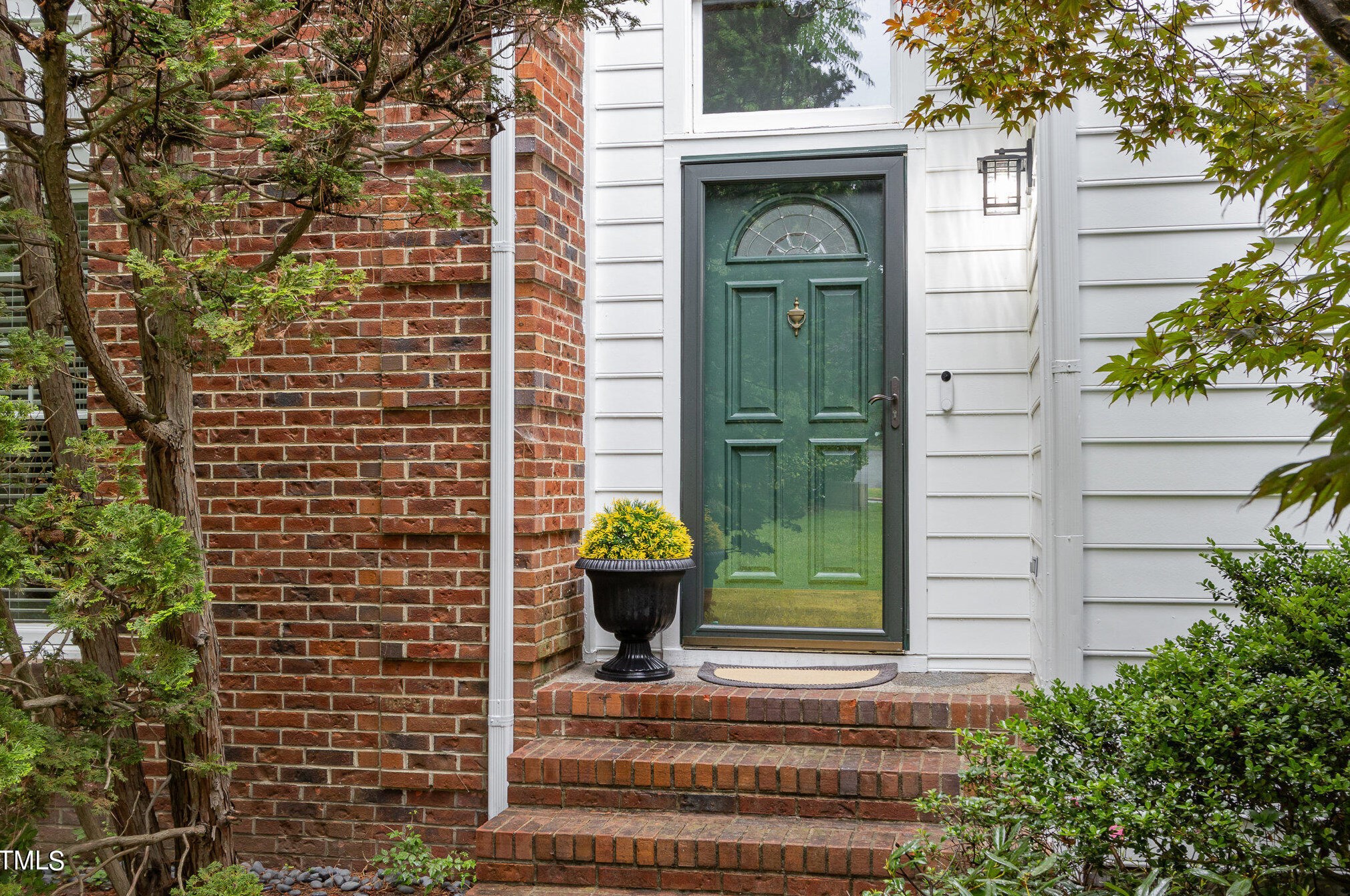 218 Windhover Dr, Chapel Hill, NC 27514