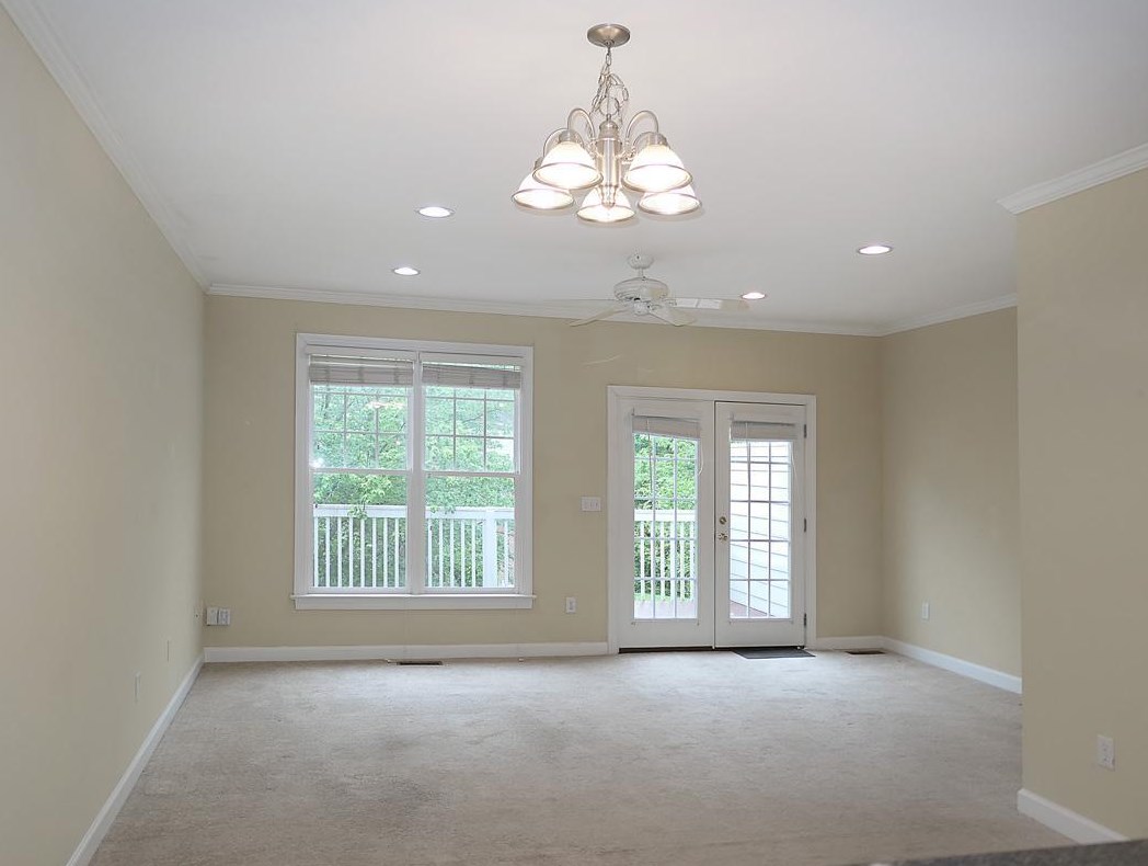 926 Edgewater Cir, Chapel Hill NC  27516-4498 exterior