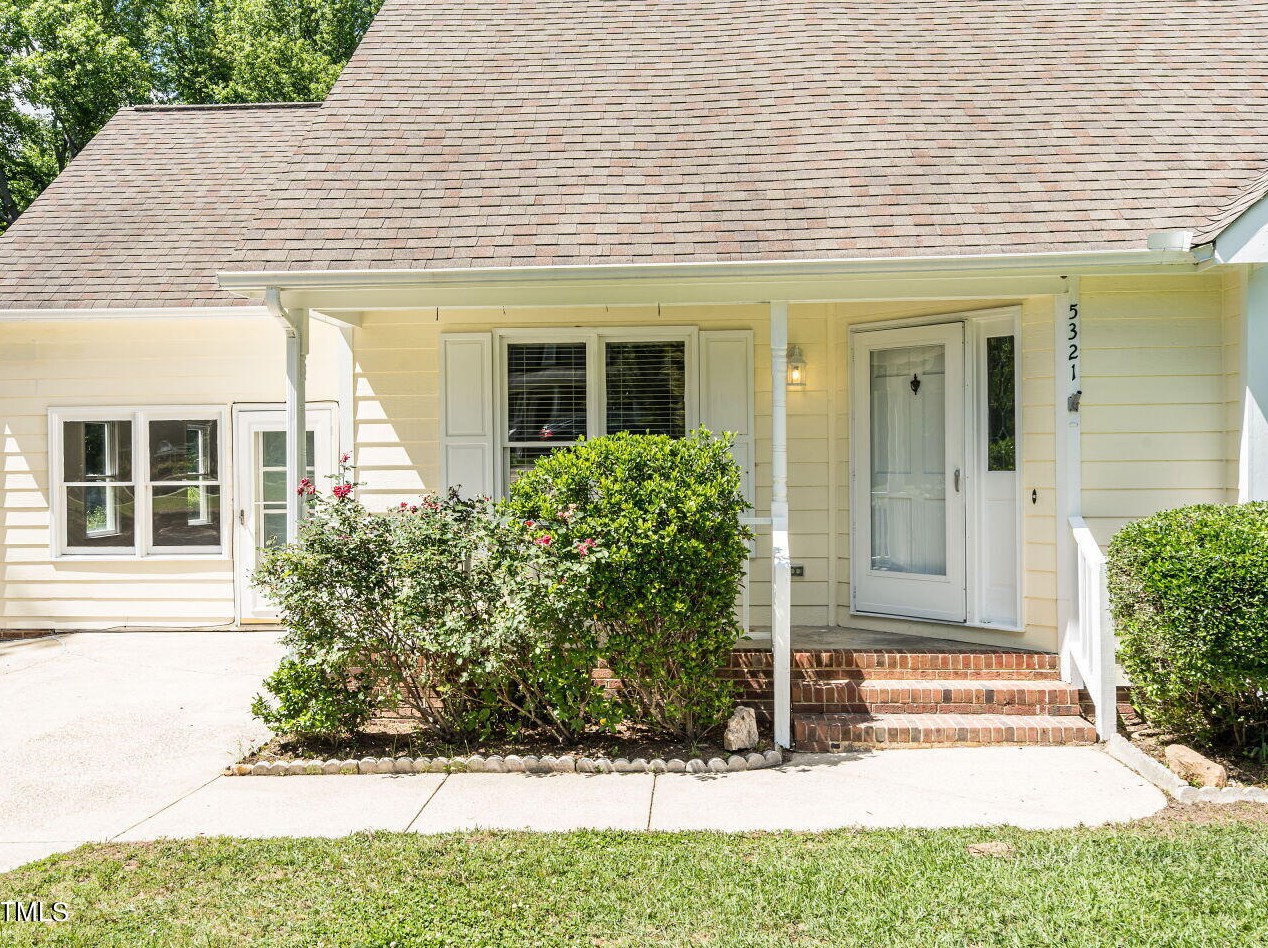 5321 Fox Pointe Dr, Knightdale, NC 27545-9687