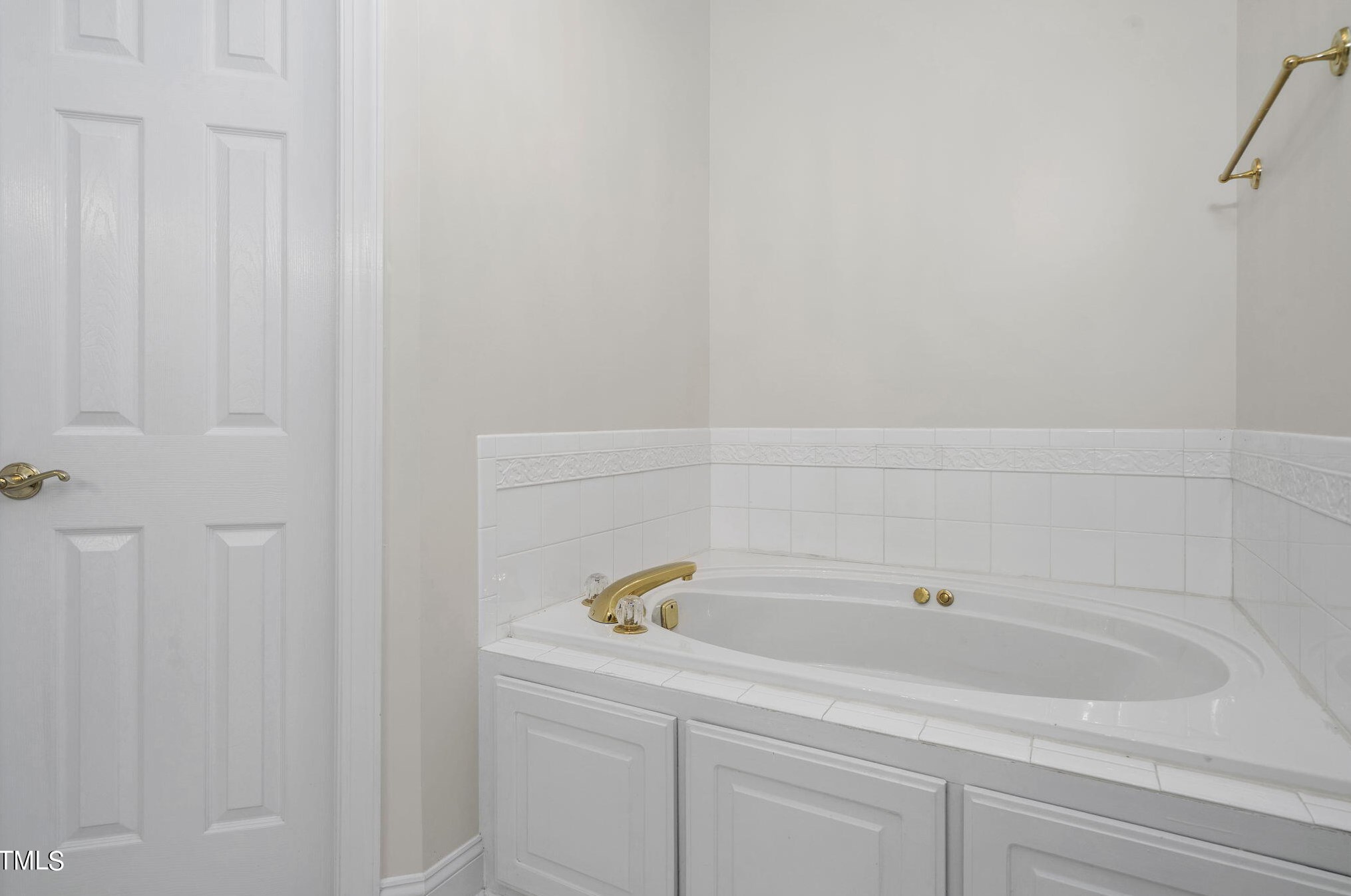 1031 Kelton Cottage Way, Cary NC  27560-7031 exterior