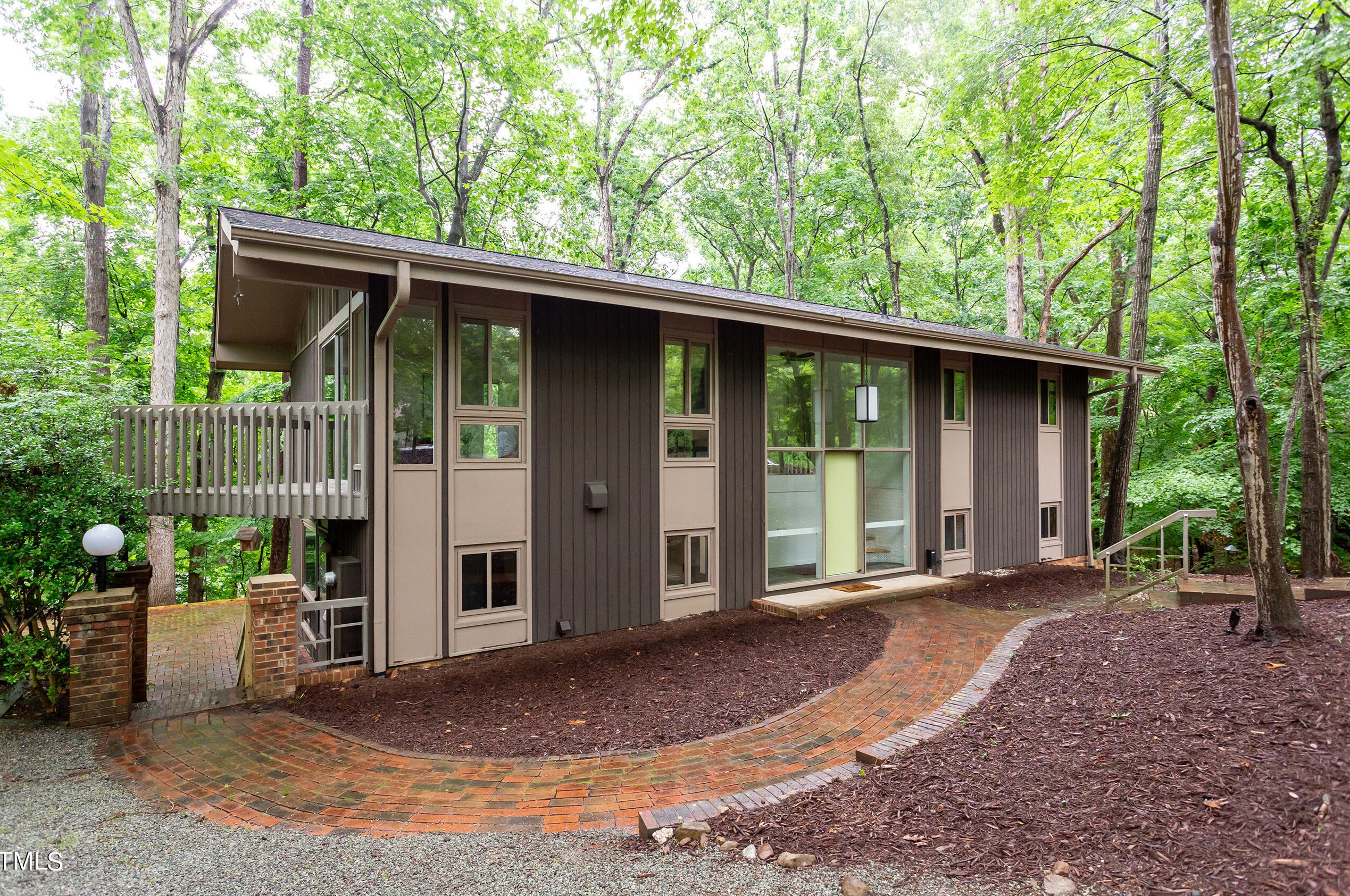 616 Beech Tree Ct, Chapel Hill, NC 27514