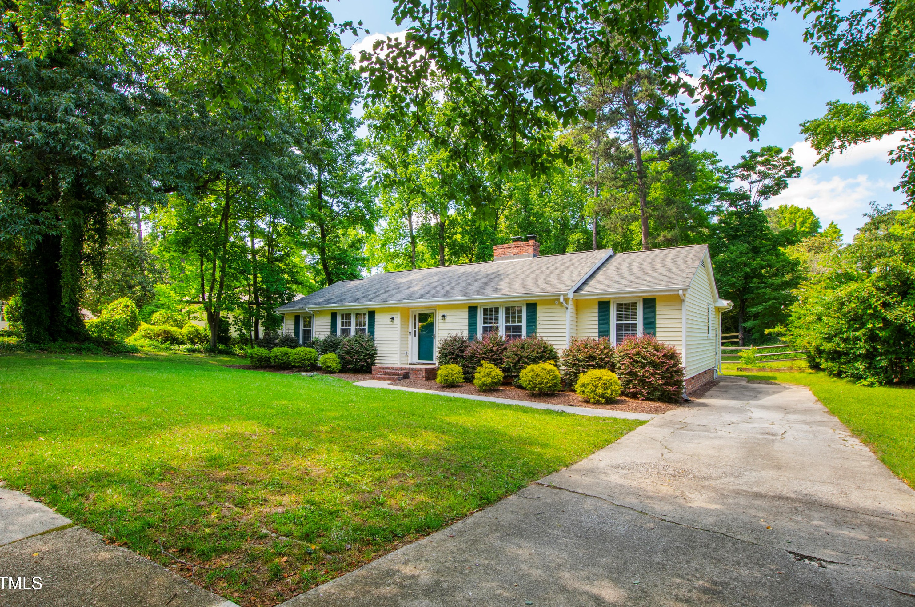 5501 Old Forge Cir, Raleigh, NC 27609-4029