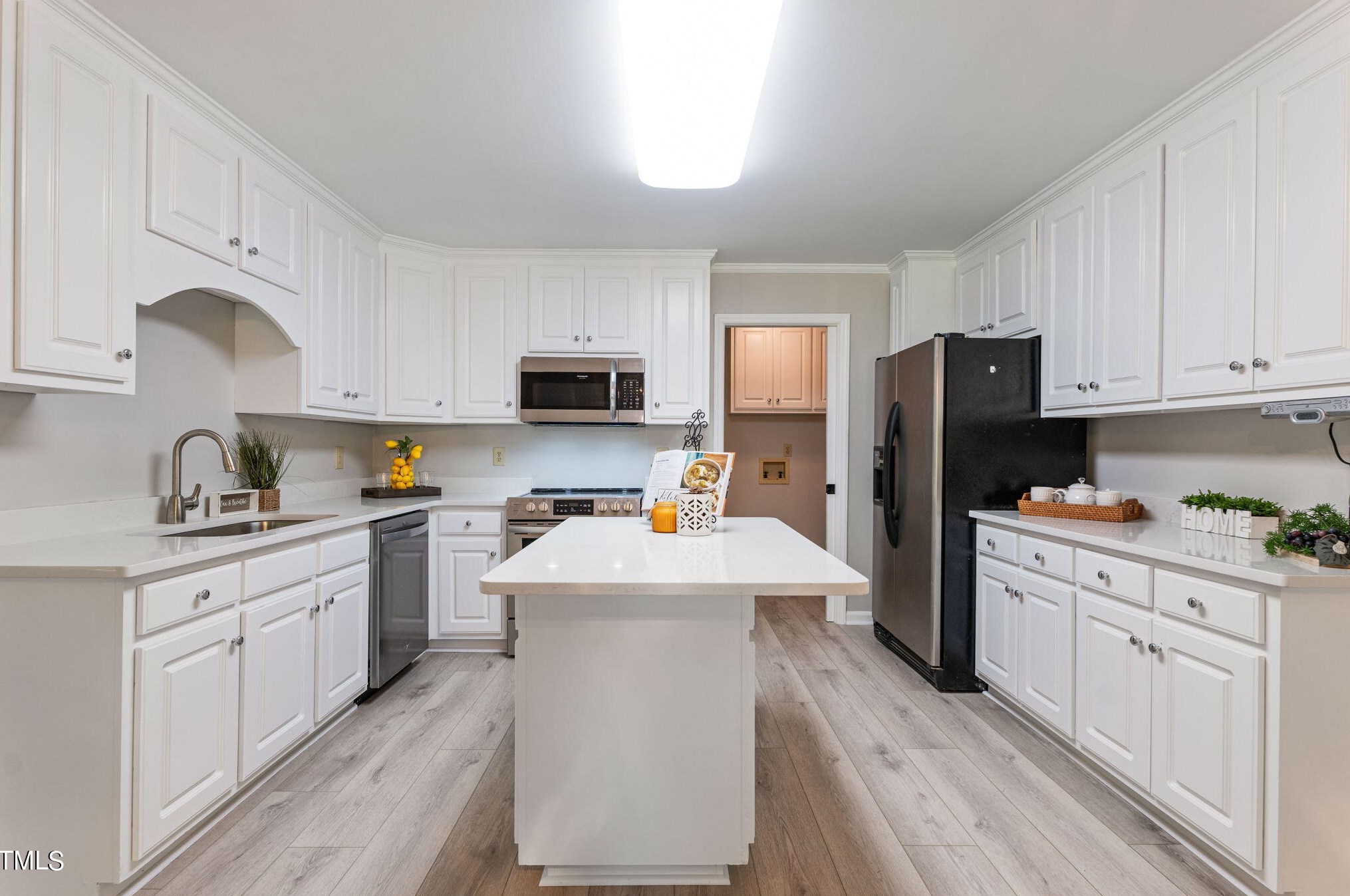 1019 Swift Creek Dr, Clayton NC 27520-9810 exterior