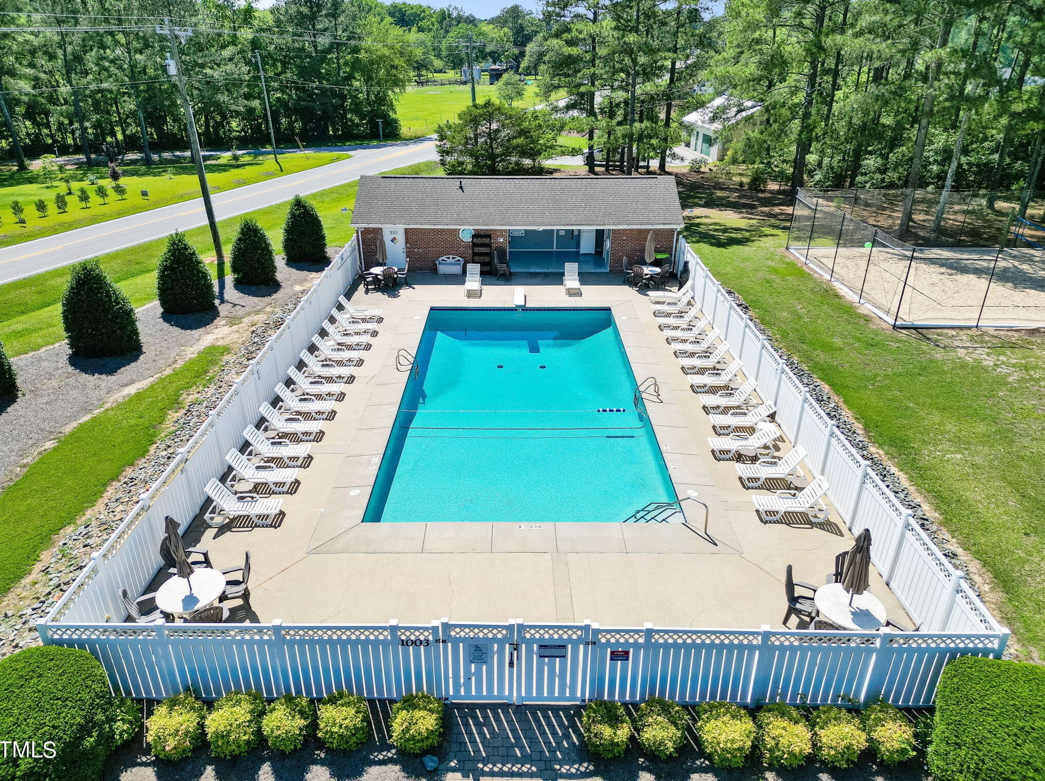 1019 Swift Creek Dr, Clayton NC 27520-9810 exterior