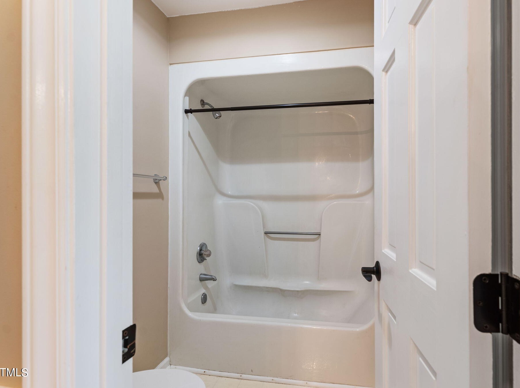 1019 Swift Creek Dr, Clayton NC 27520-9810 exterior