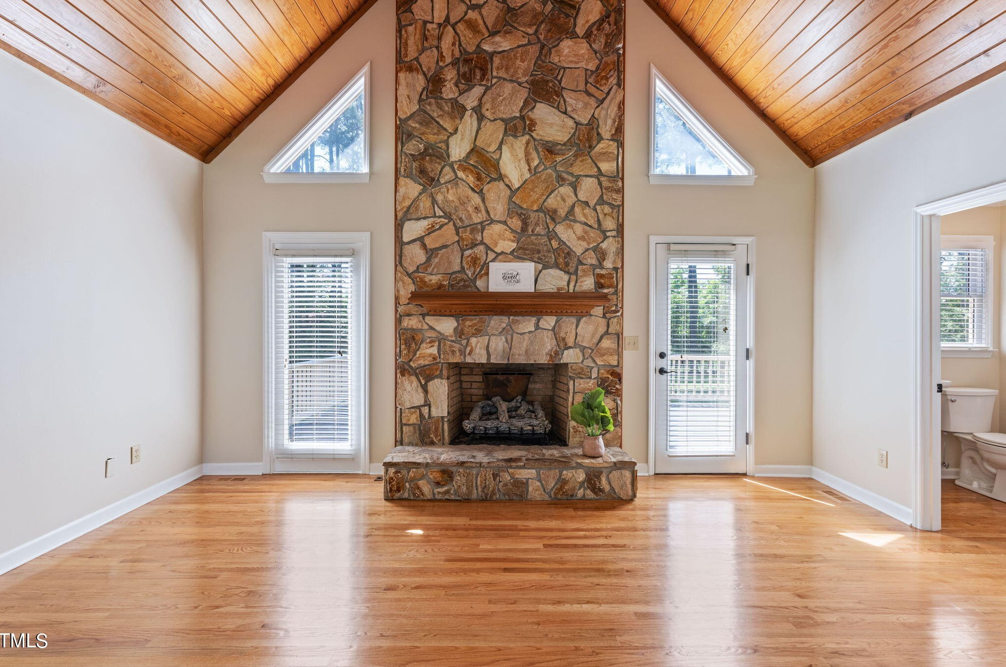 1019 Swift Creek Dr, Clayton NC 27520-9810 exterior