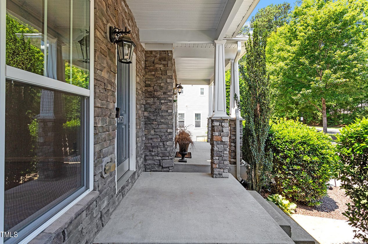 8751 Cypress Grove Run, Raleigh, NC 27612-1936