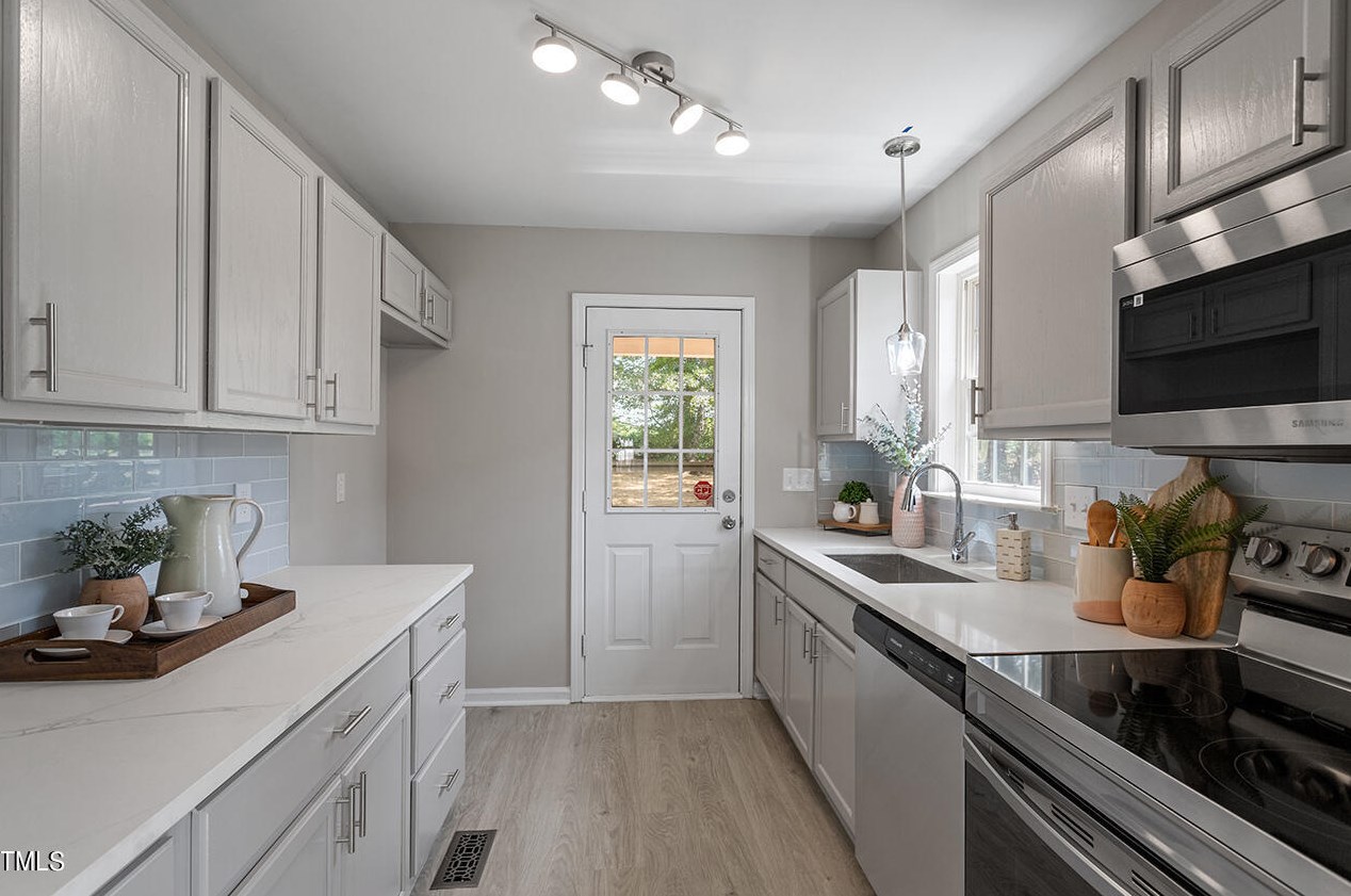1143 Ricochet Dr, Raleigh, NC 27610-6416