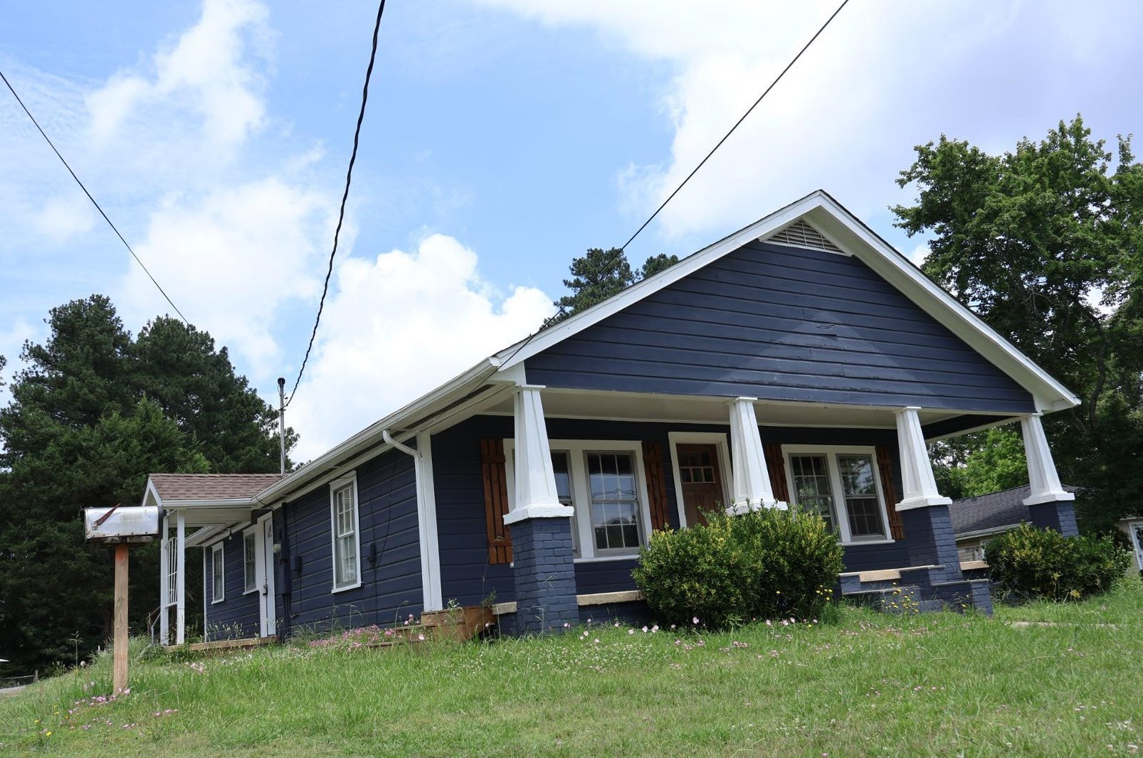 1006 Lynn Rd, Durham NC  27703-4727 exterior