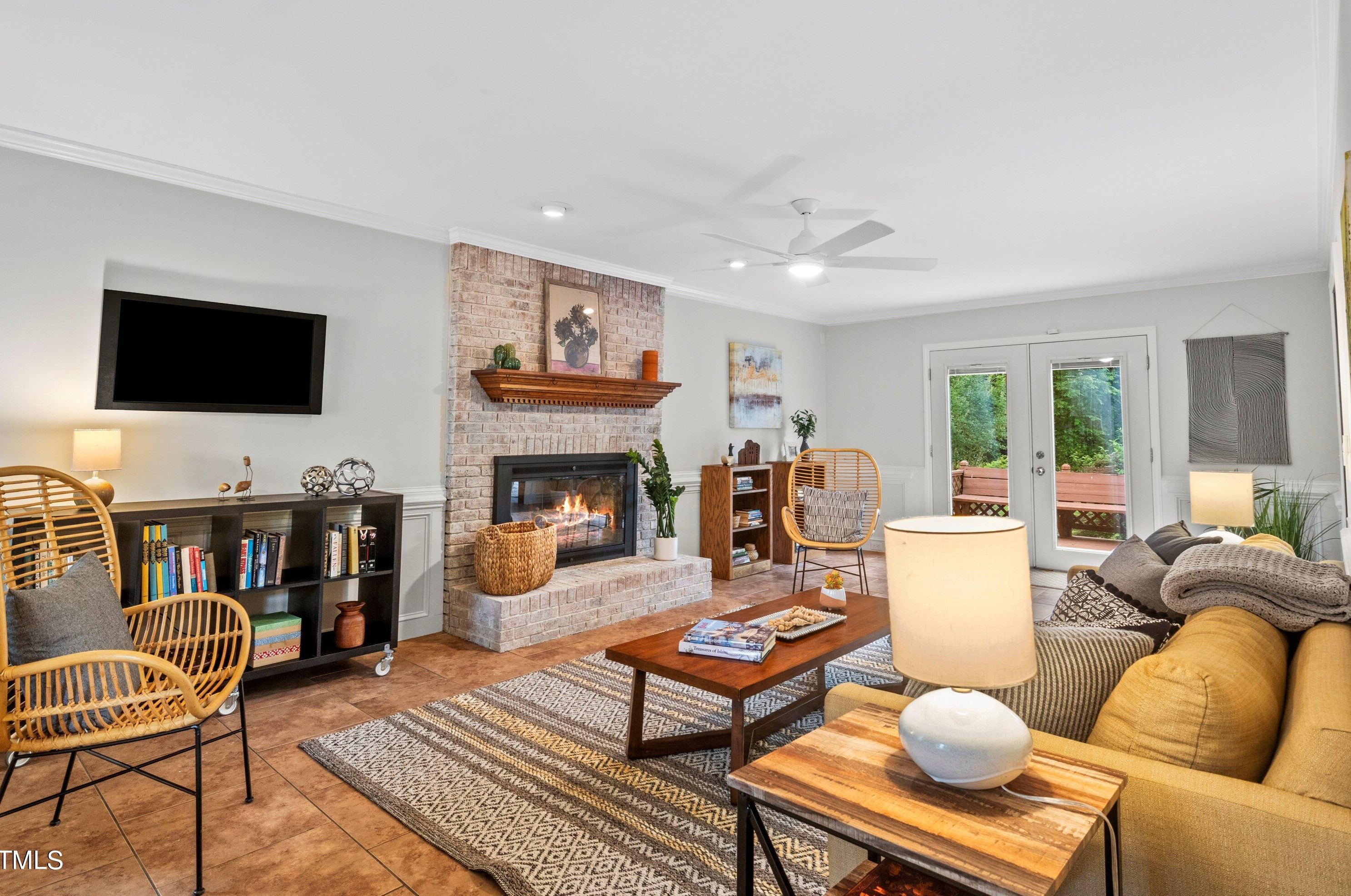 18 Boxwood Dr, Durham, NC 27713-9383