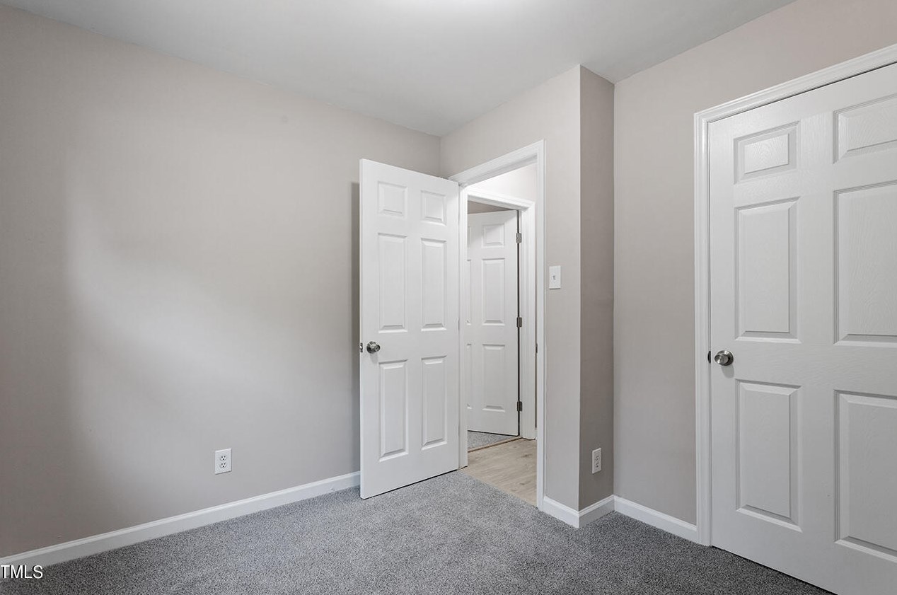 2606 Glenbrook Dr, Durham NC  27704-4601 exterior