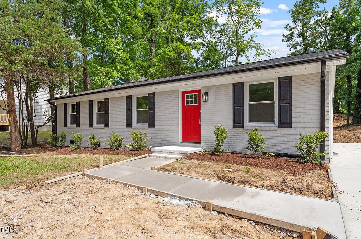 2606 Glenbrook Dr, Durham NC  27704-4601 exterior