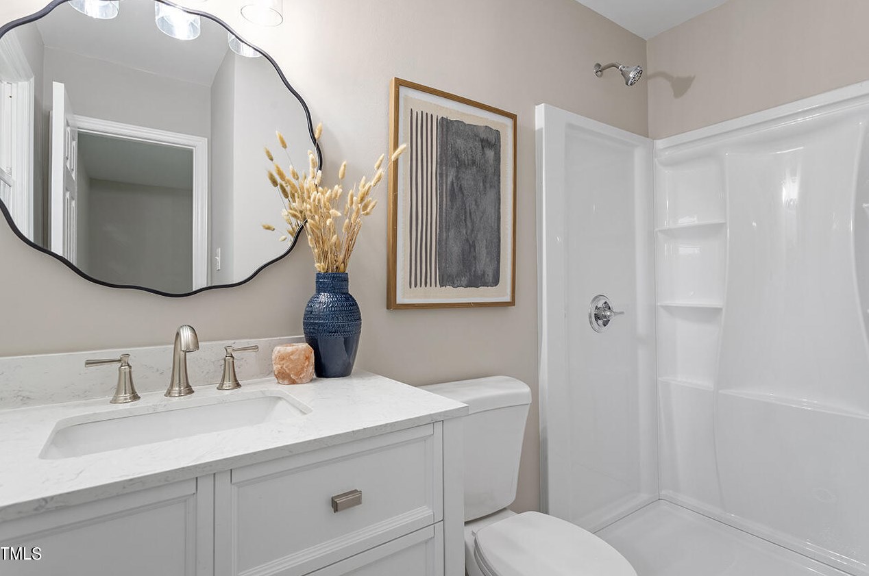 2606 Glenbrook Dr, Durham NC  27704-4601 exterior