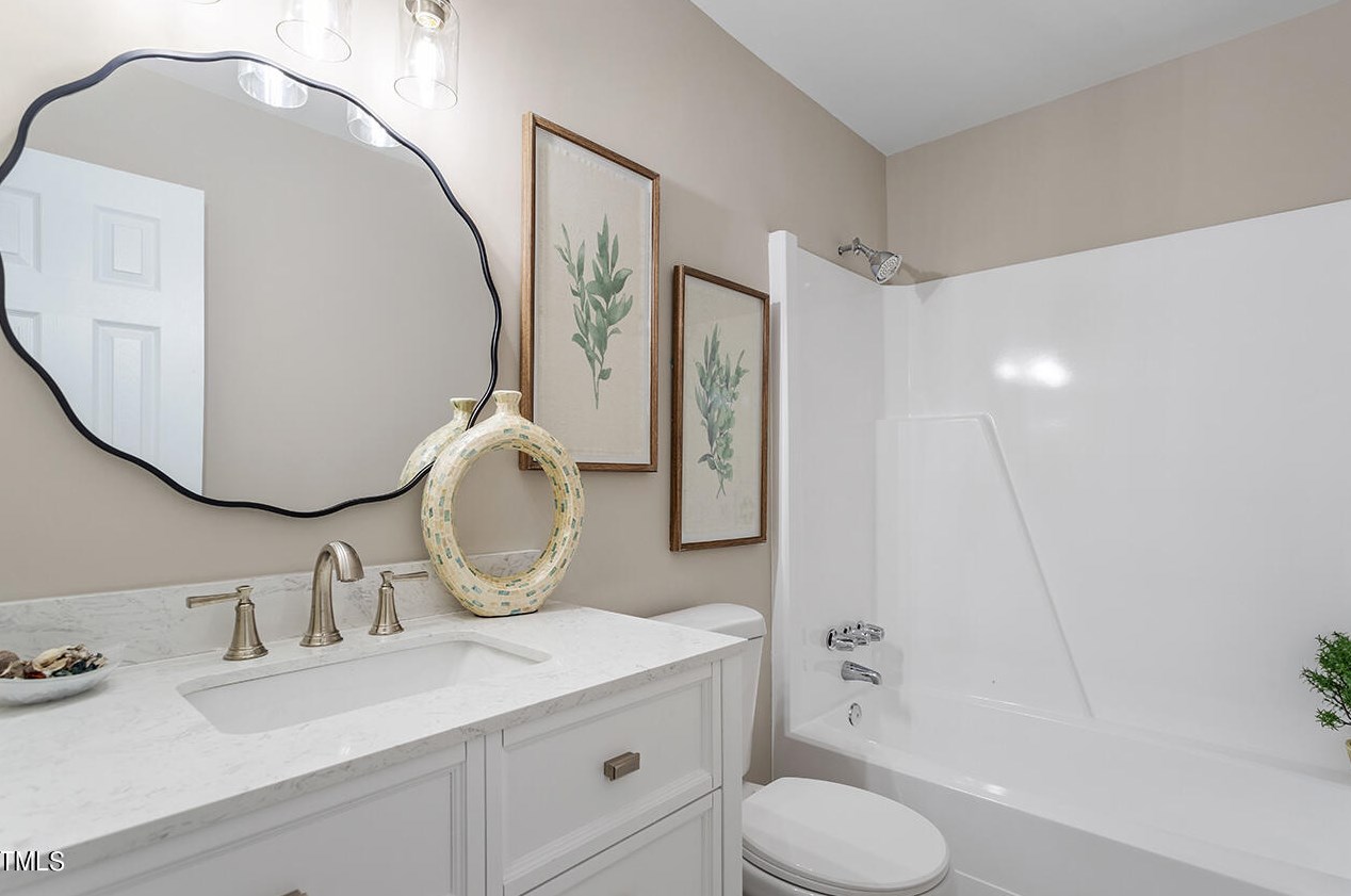 2606 Glenbrook Dr, Durham NC  27704-4601 exterior