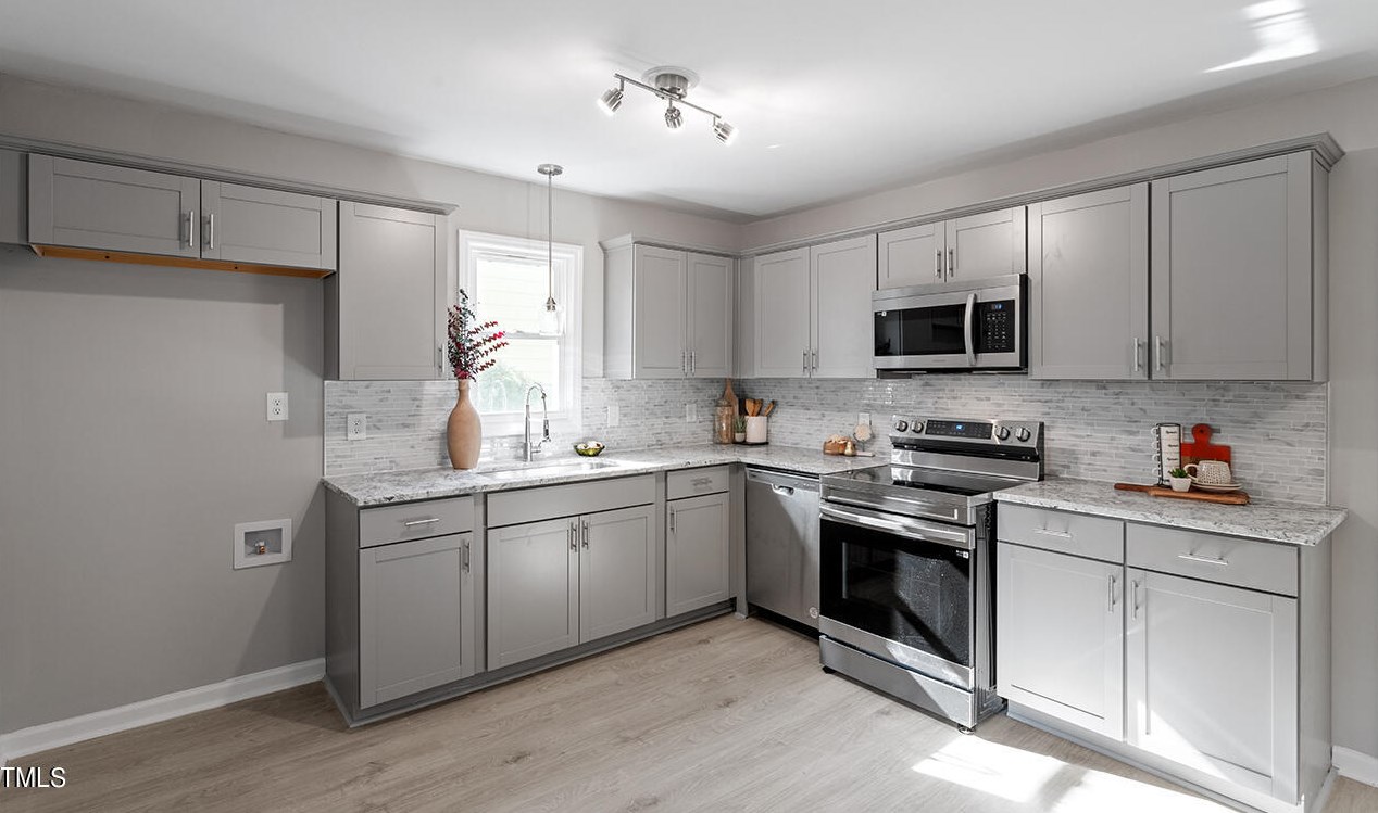 2606 Glenbrook Dr, Durham, NC 27704-3318