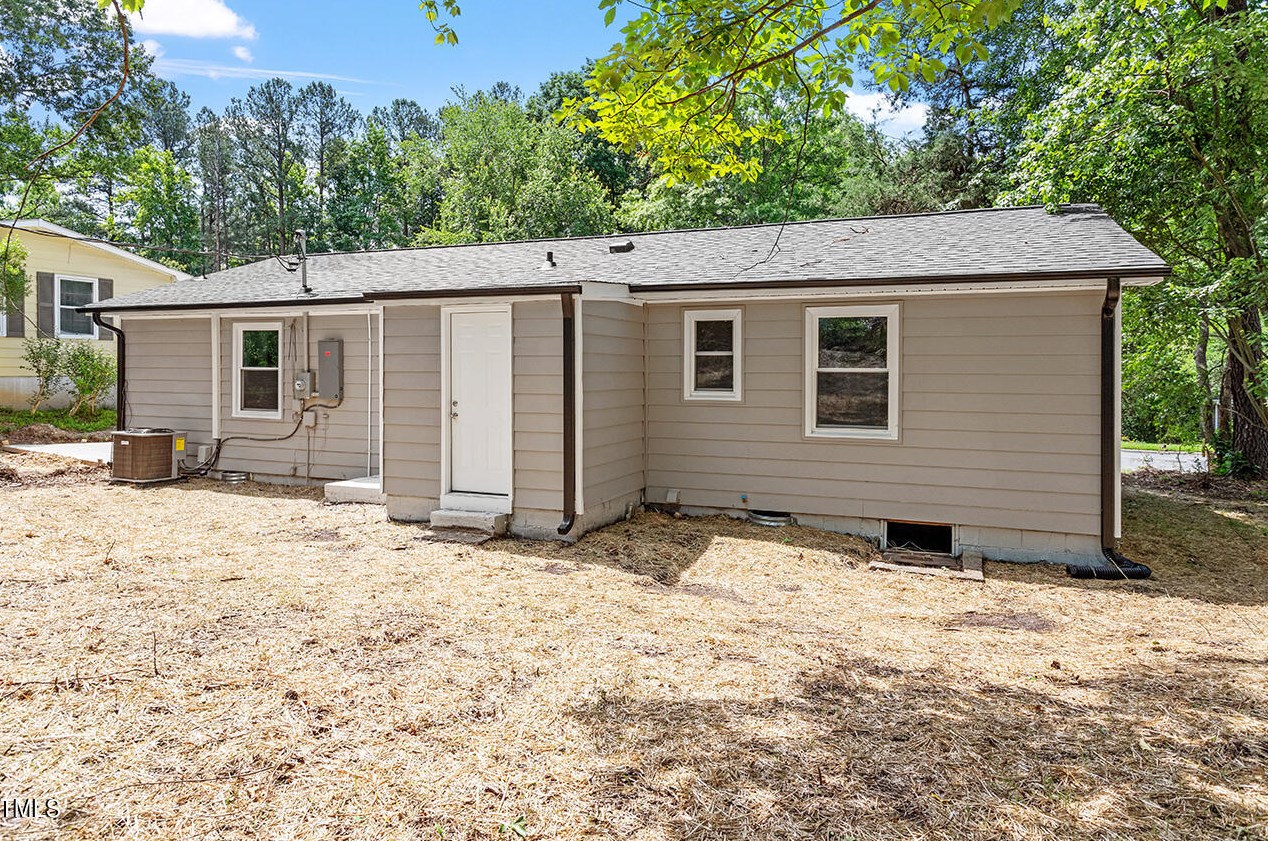 2606 Glenbrook Dr, Durham NC  27704-4601 exterior