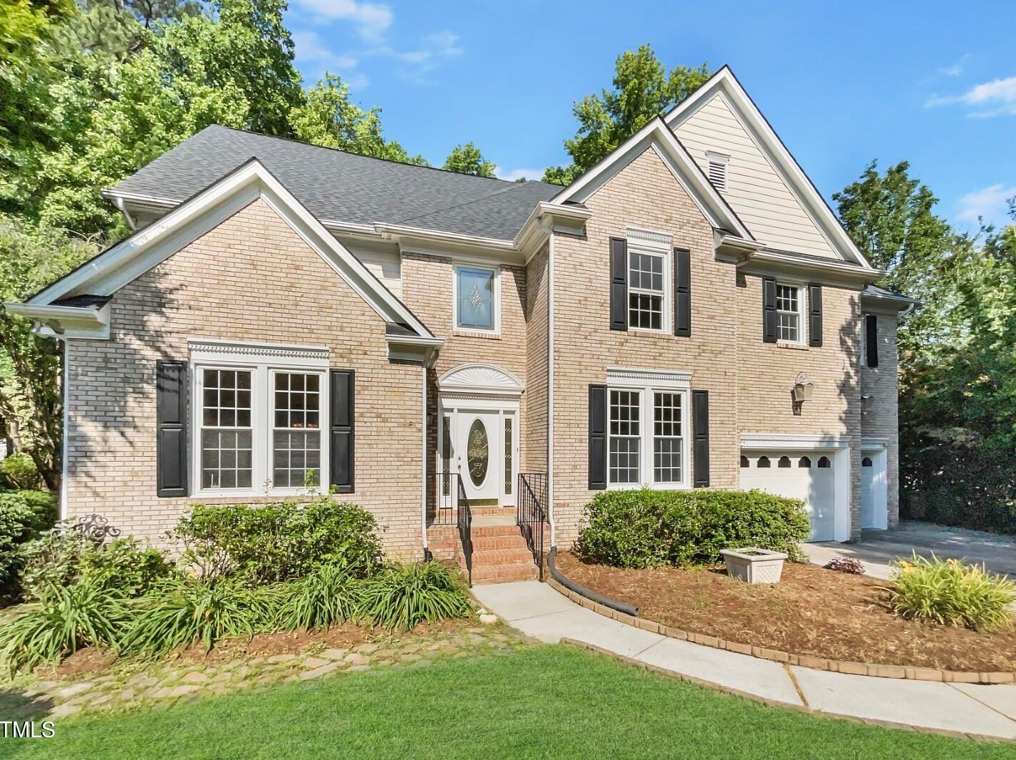 116 Forest Edge Dr, Cary, NC 27518-2281