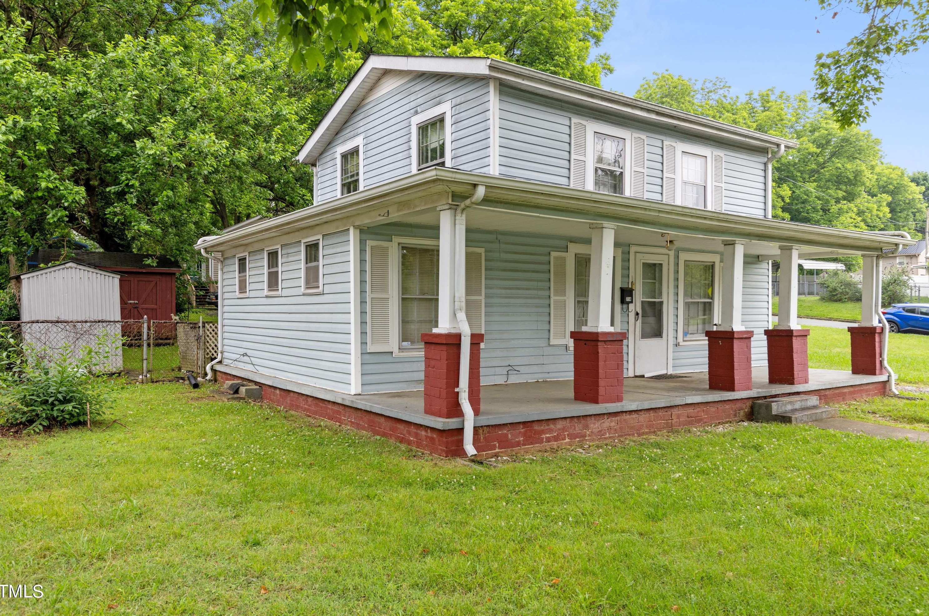 714 Tucker St, Burlington, NC 27215-6542