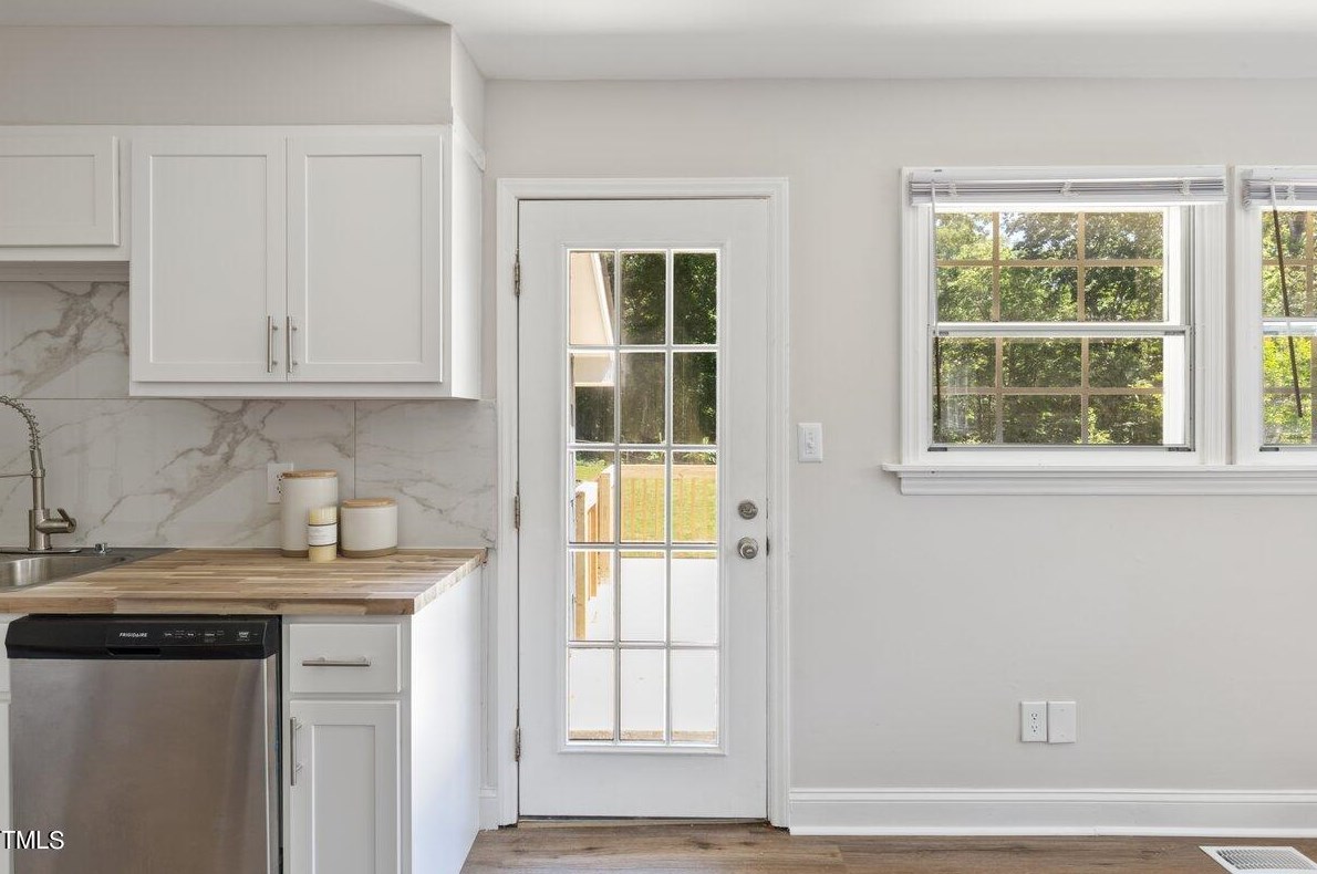 3032 Rosebriar Dr, Durham NC  27705-1522 exterior