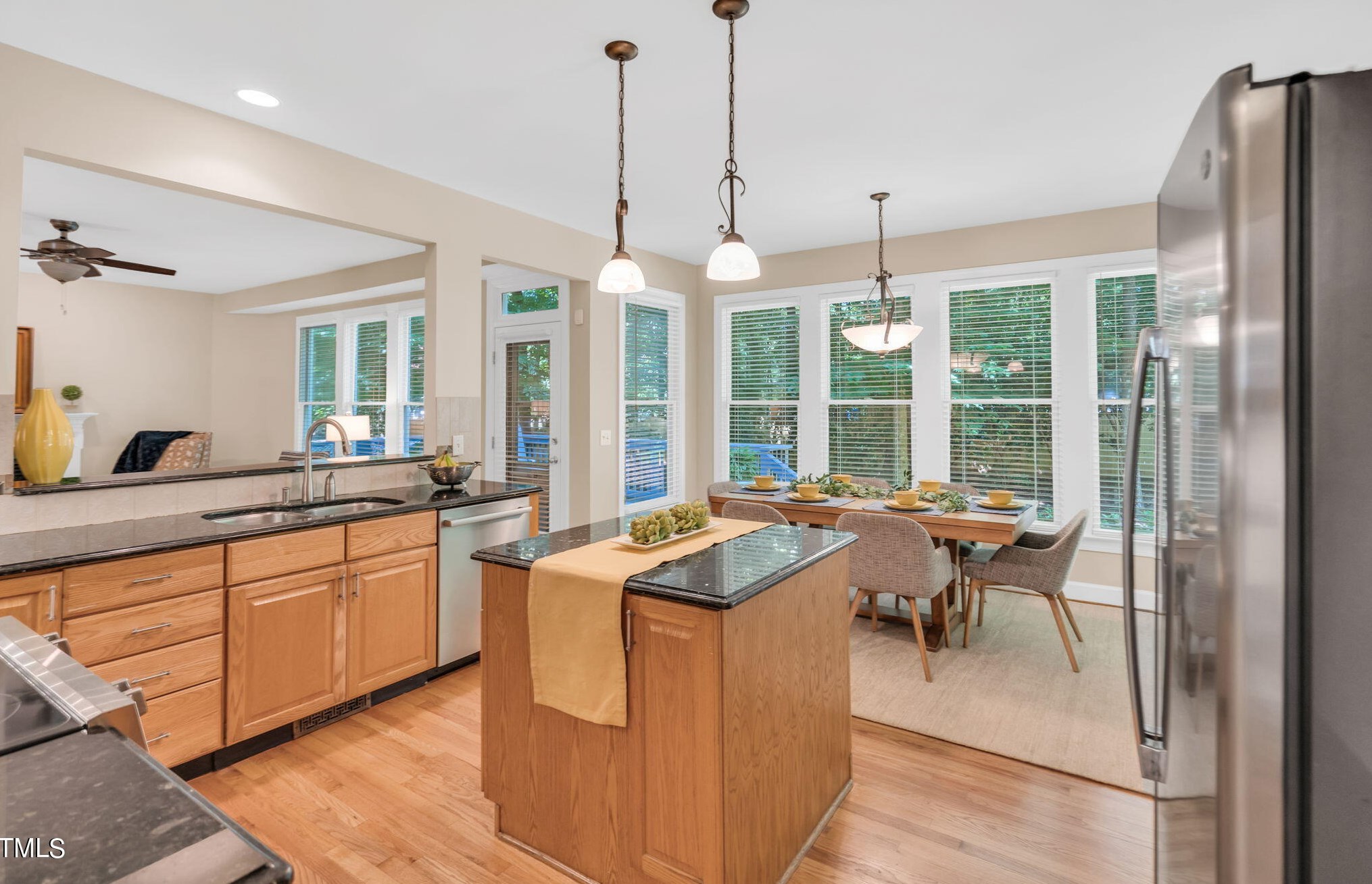 204 Stratford Dr, Chapel Hill NC exterior