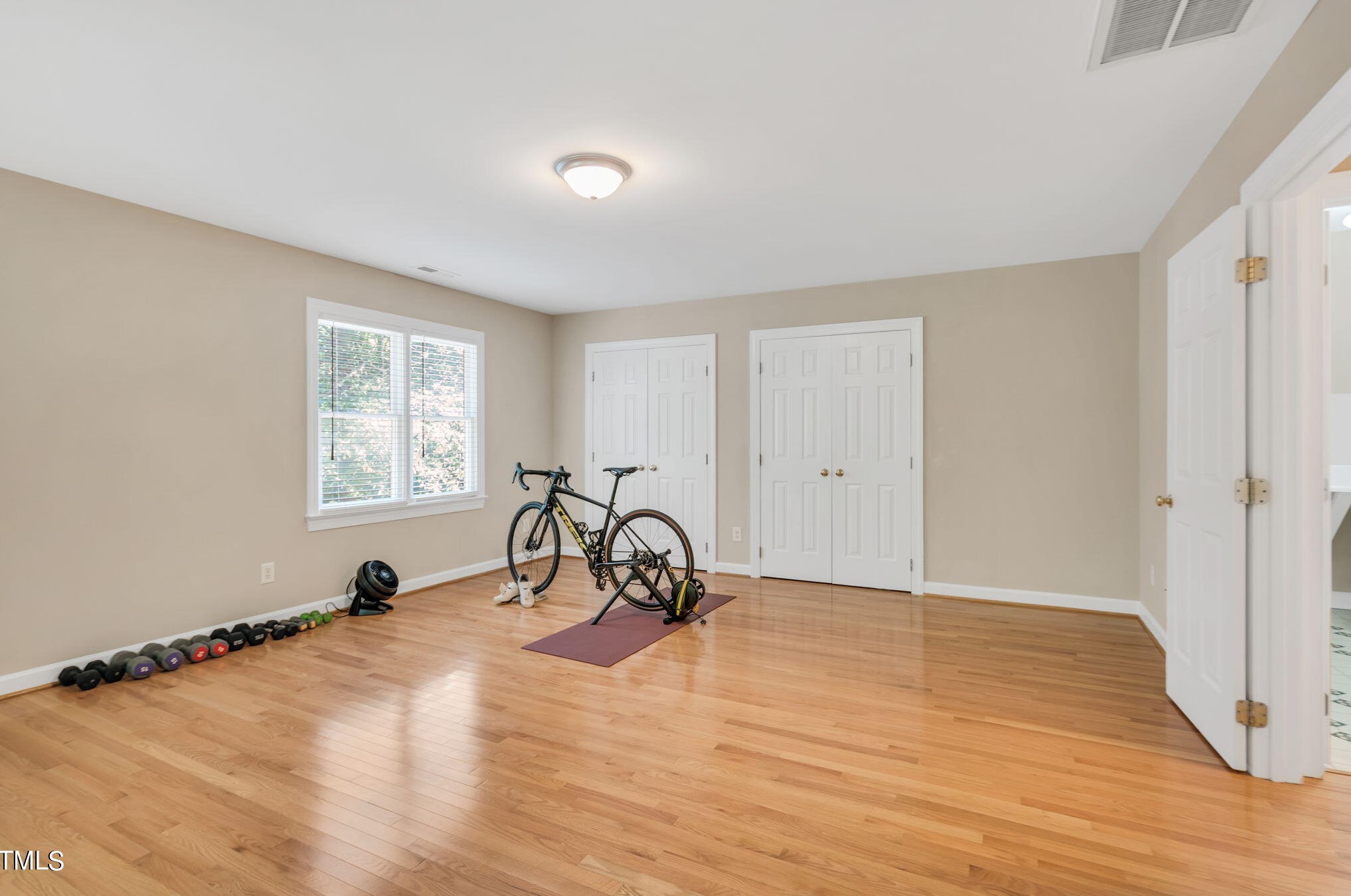 204 Stratford Dr, Chapel Hill NC exterior