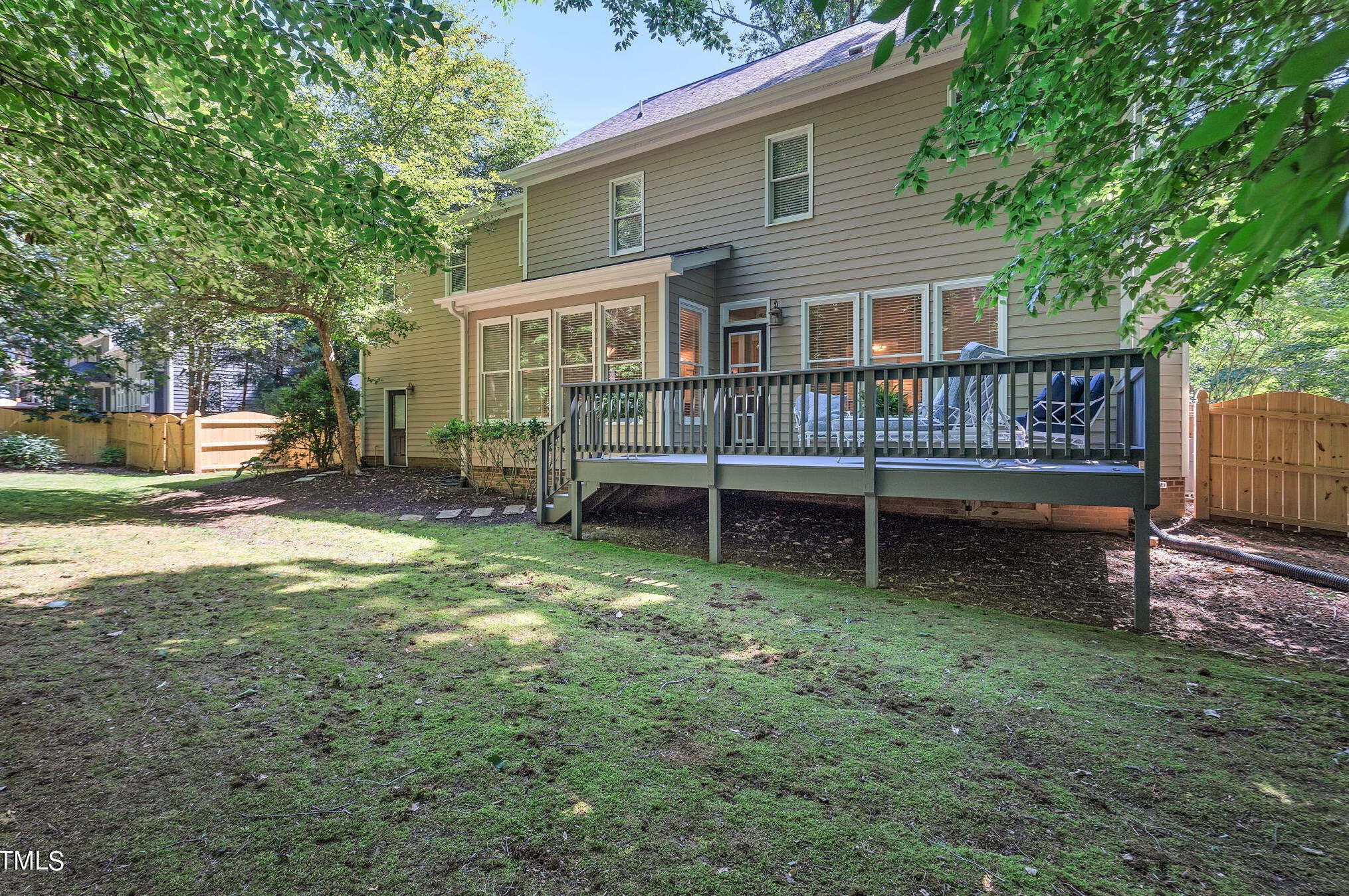 204 Stratford Dr, Chapel Hill NC exterior