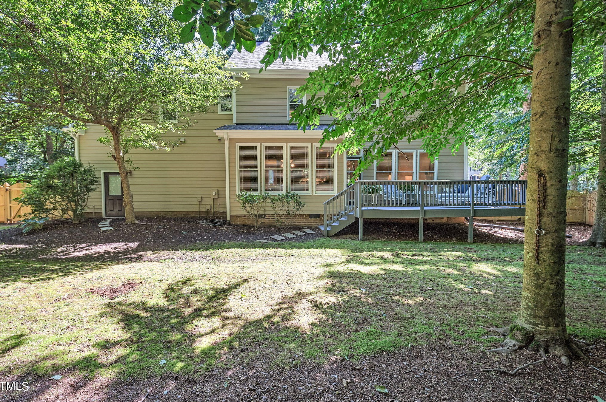 204 Stratford Dr, Chapel Hill NC exterior