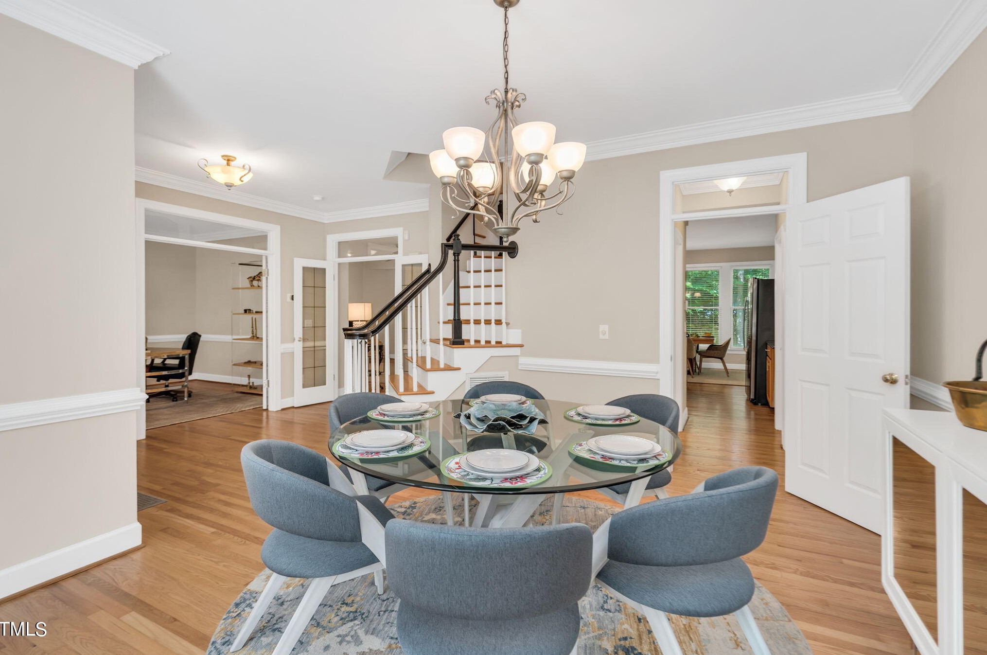 204 Stratford Dr, Chapel Hill NC exterior