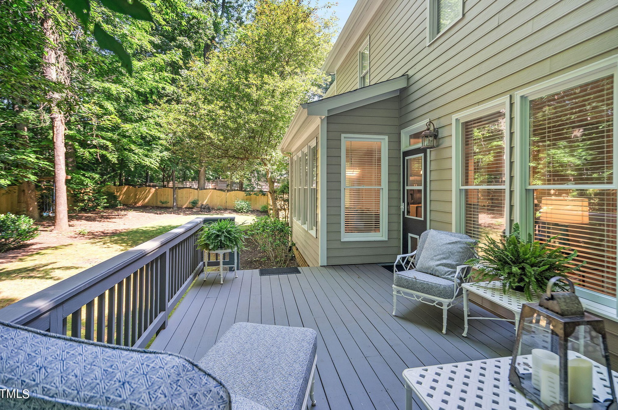 204 Stratford Dr, Chapel Hill NC exterior