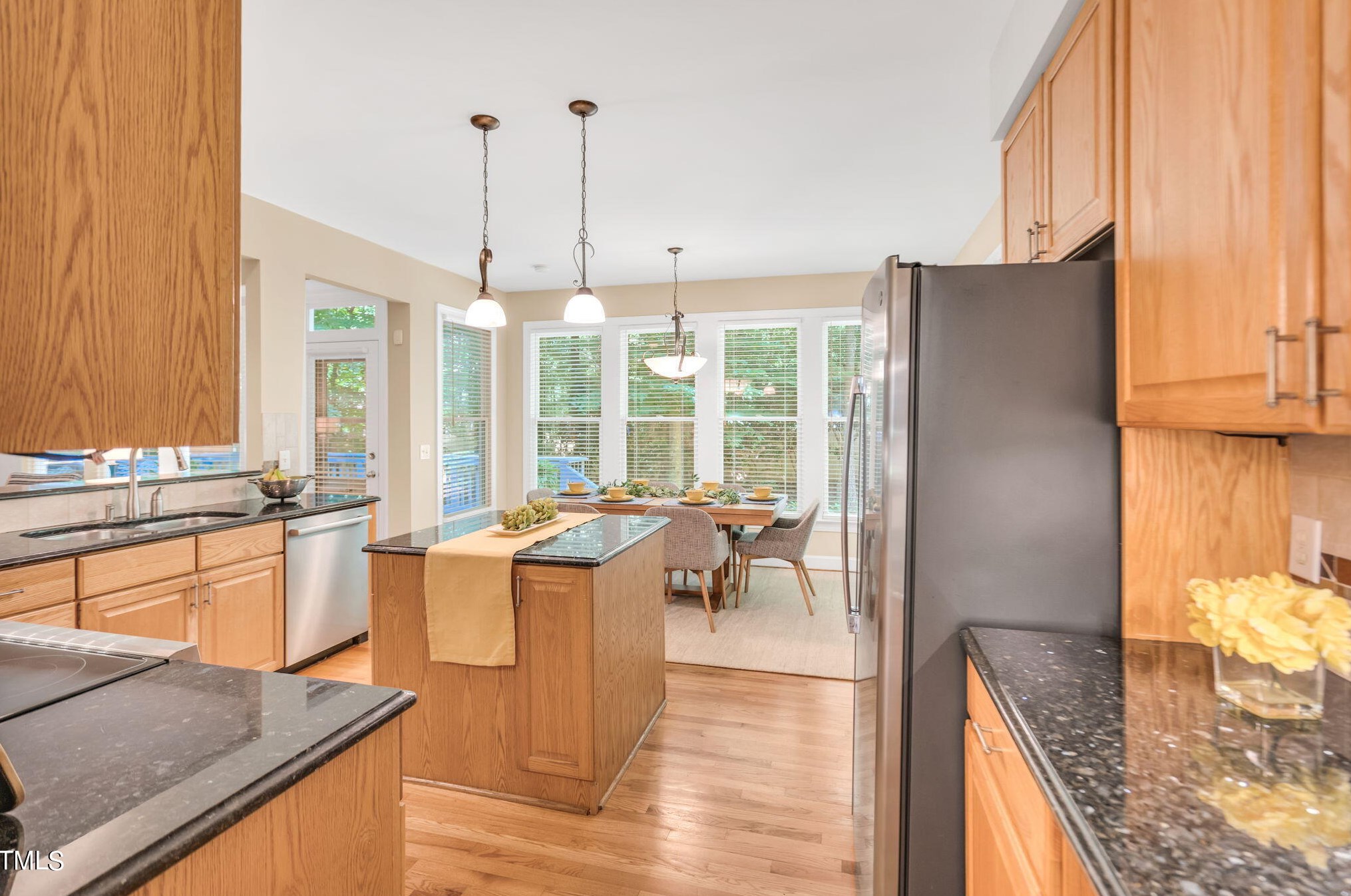 204 Stratford Dr, Chapel Hill NC exterior