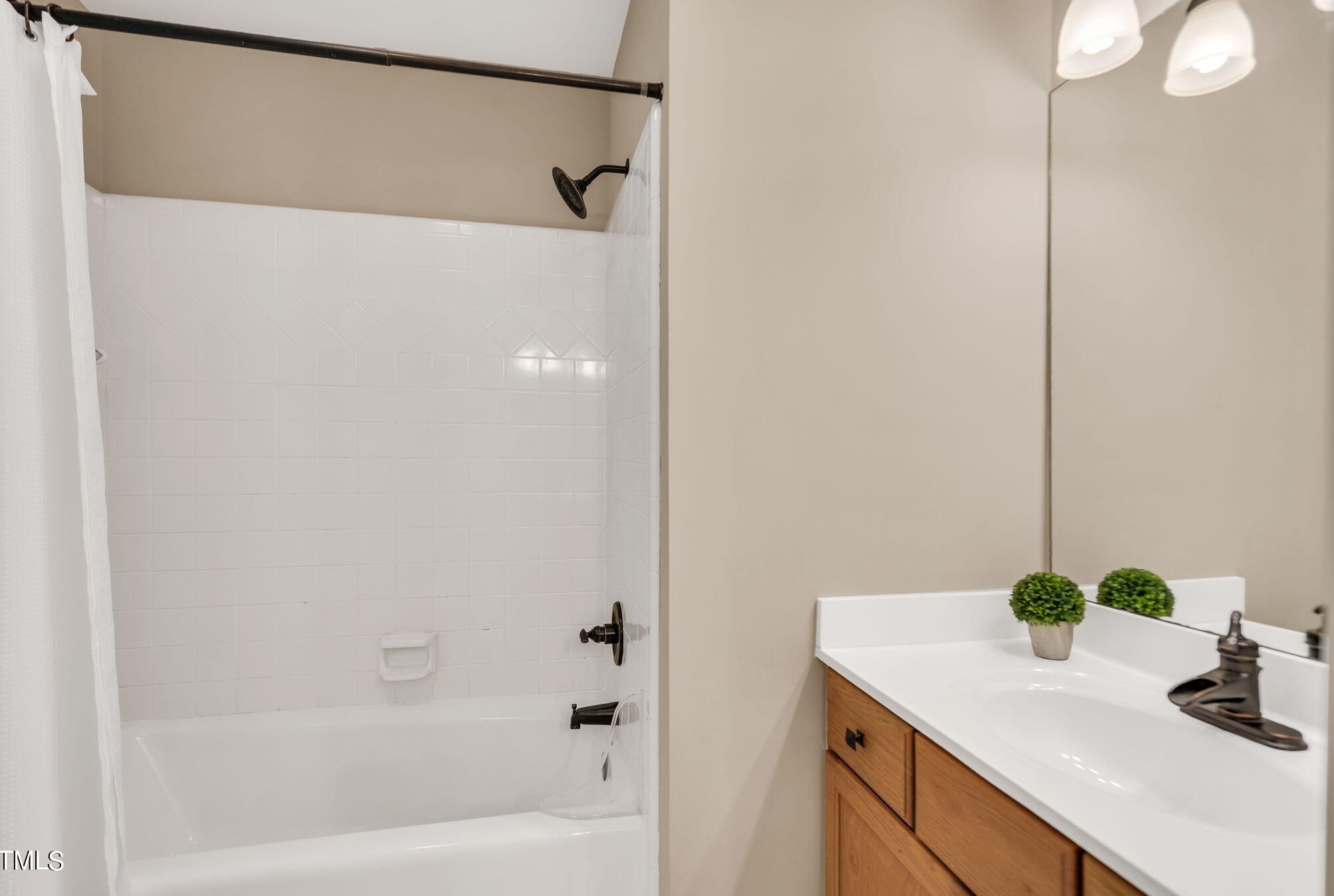 204 Stratford Dr, Chapel Hill NC exterior