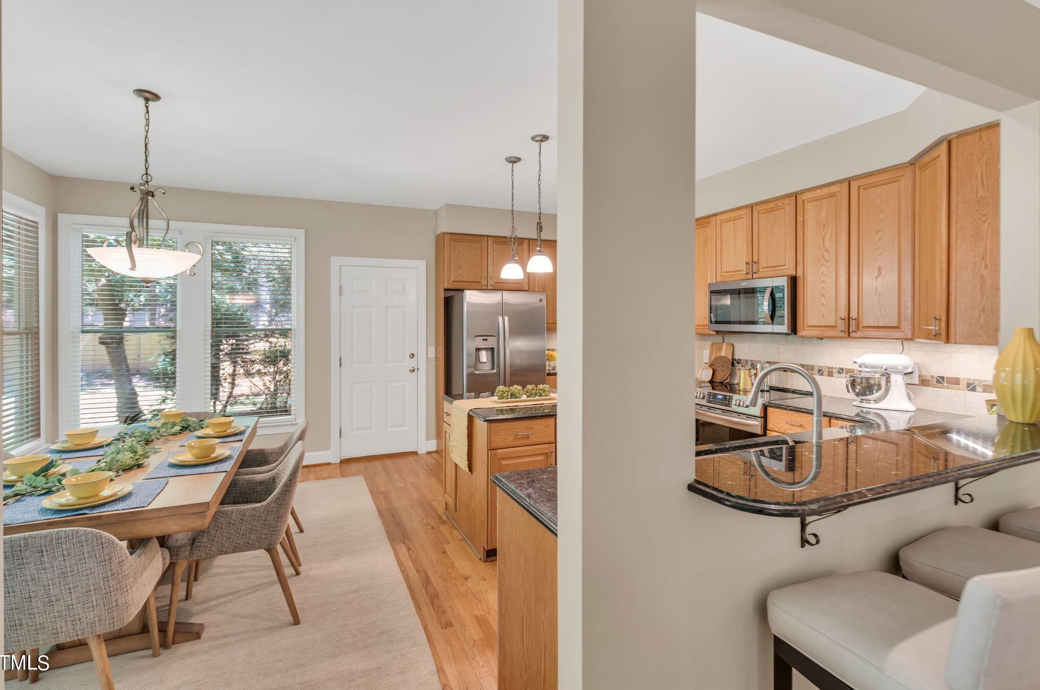 204 Stratford Dr, Chapel Hill NC exterior