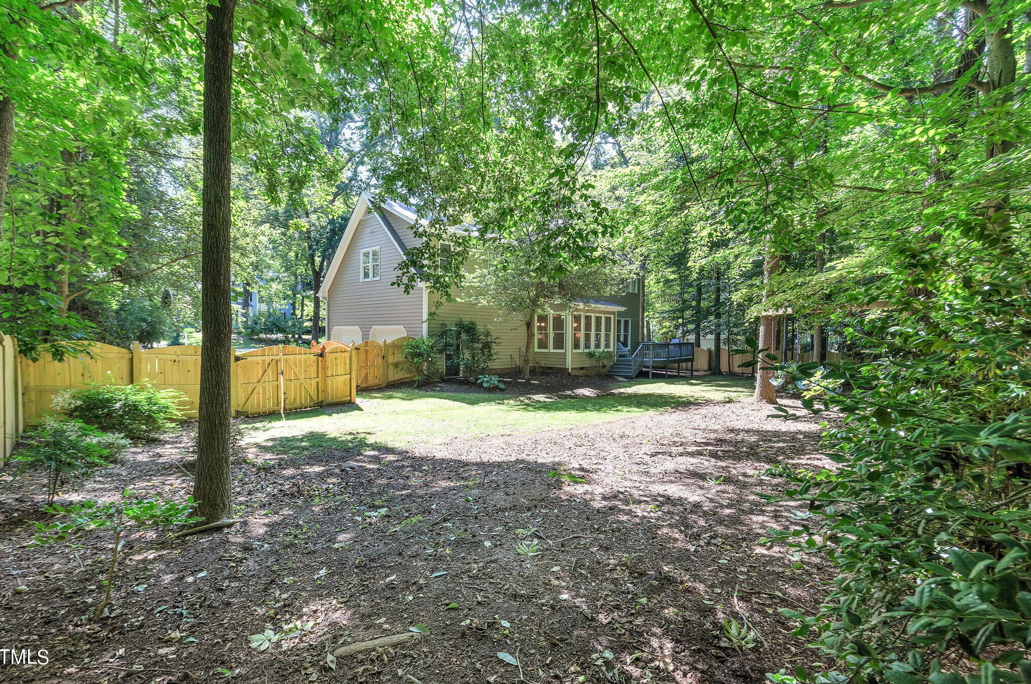 204 Stratford Dr, Chapel Hill NC exterior