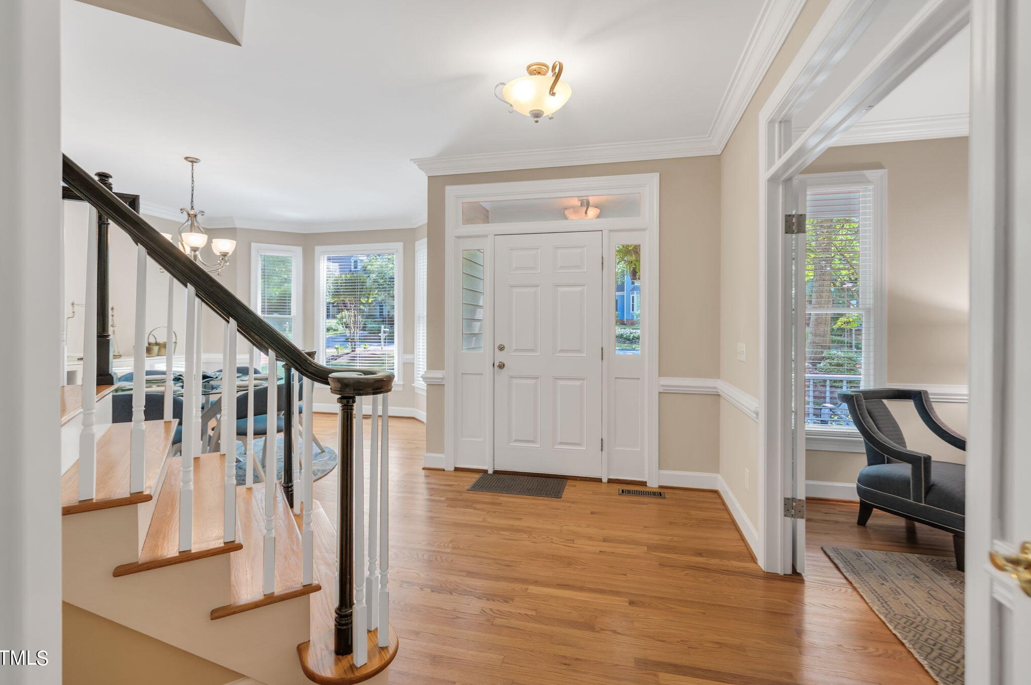 204 Stratford Dr, Chapel Hill NC exterior