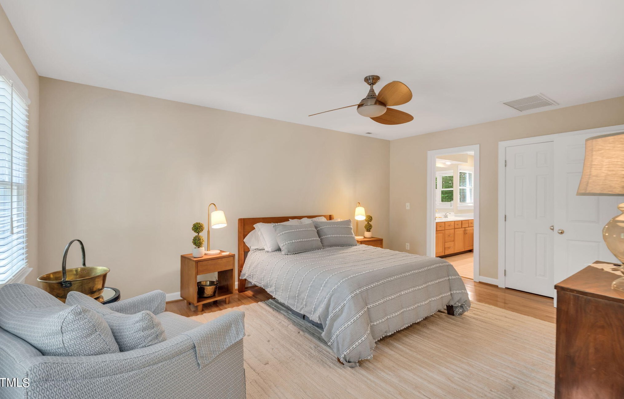 204 Stratford Dr, Chapel Hill NC exterior