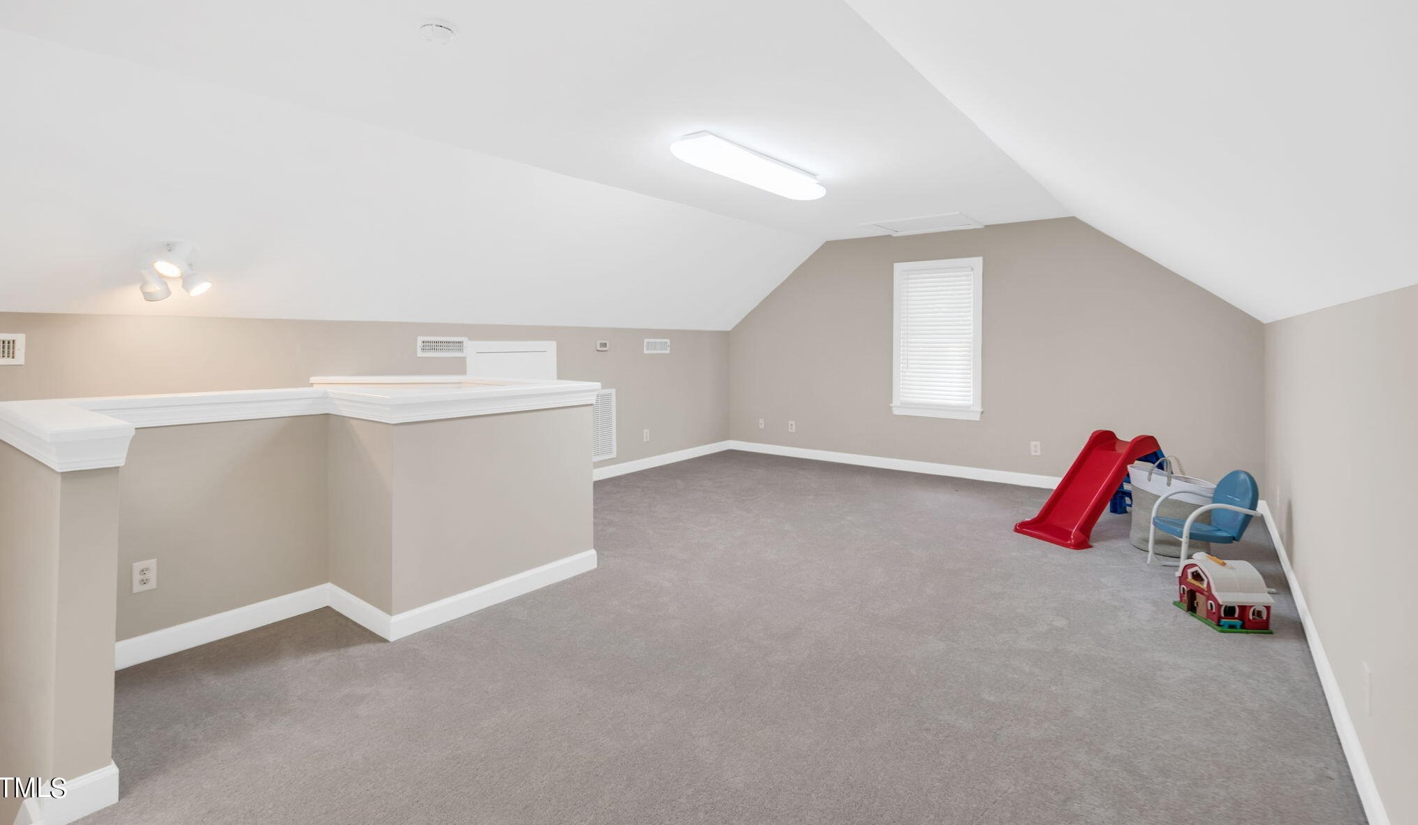 204 Stratford Dr, Chapel Hill NC exterior