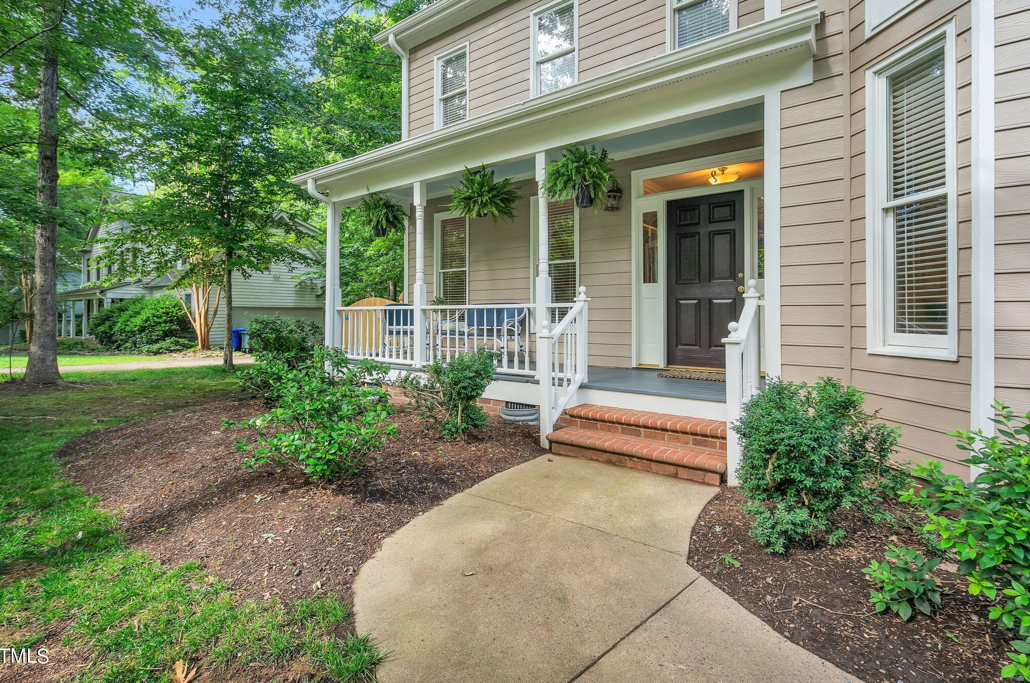 204 Stratford Dr, Chapel Hill NC exterior